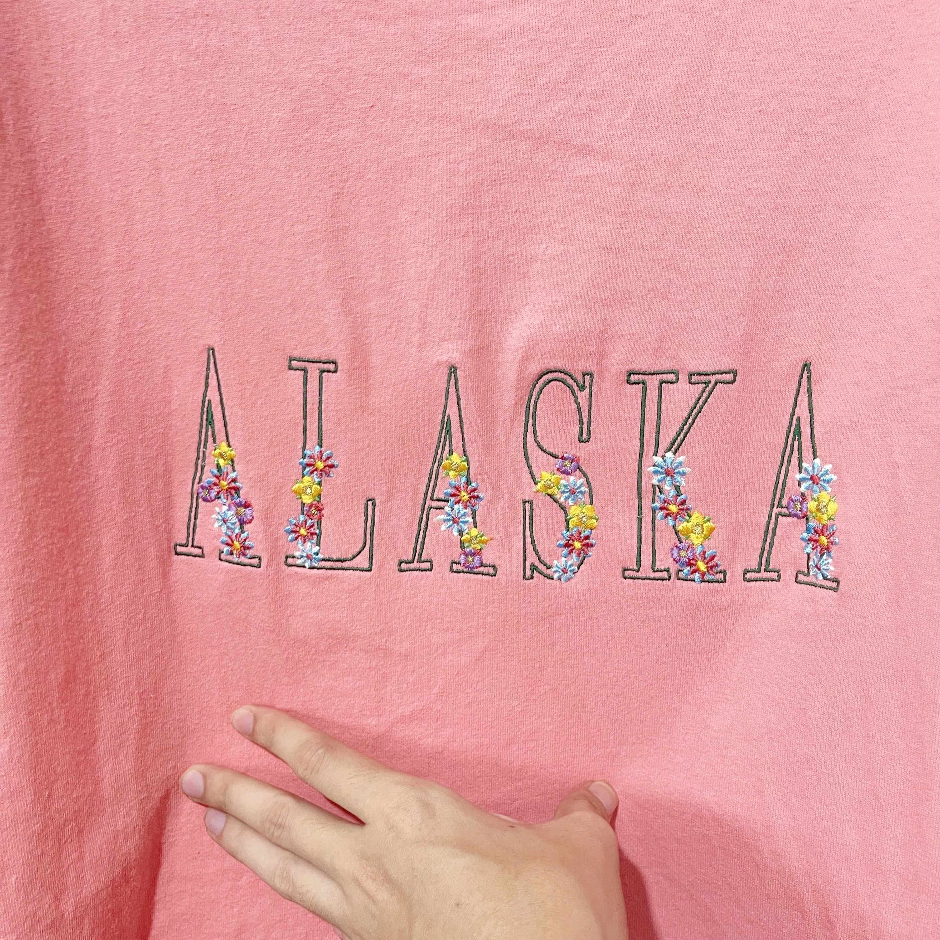 Vintage Vintage 90s Floral Alaska Embroidery T-Shirt Size US M / EU 48-50 / 2 - 2 Thumbnail