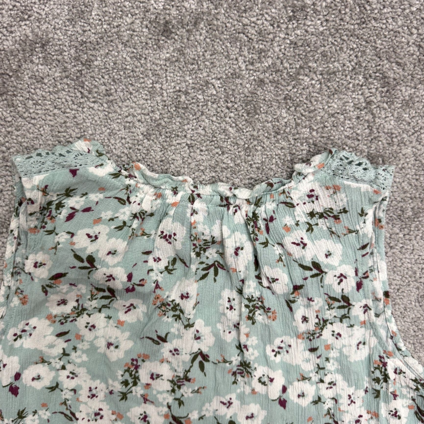 Vintage VINTAGE Bobeau Floral Sleeveless Blouse Womens Small Green Rayon Casual Summer Boho Dressy Top Size S / US 4 / IT 40 - 6 Thumbnail