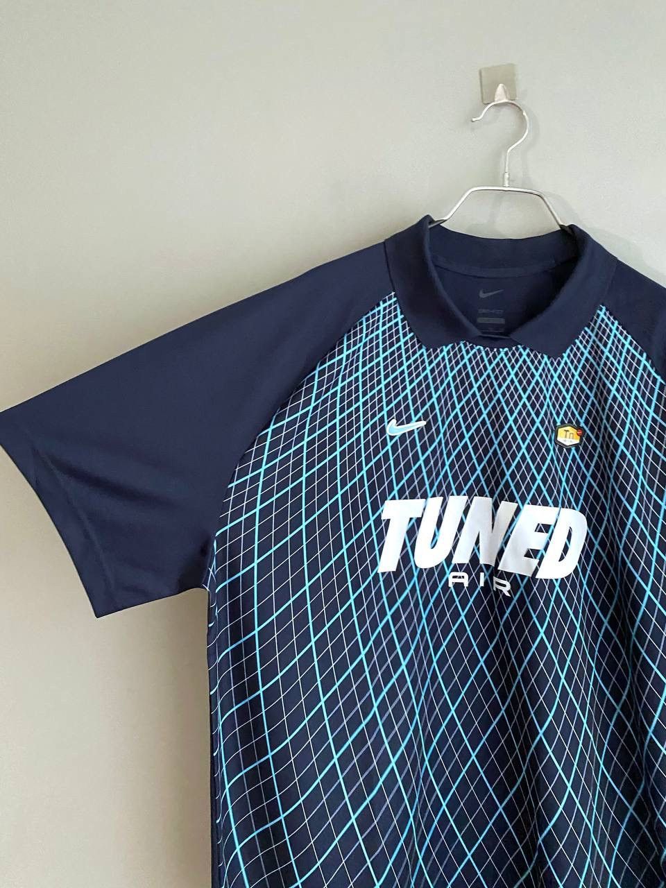 Nike Nike TN Tuned Air Men's Football Shirt, Size XL, HV6518-451 Size US XL / EU 56 / 4 - 4 Thumbnail