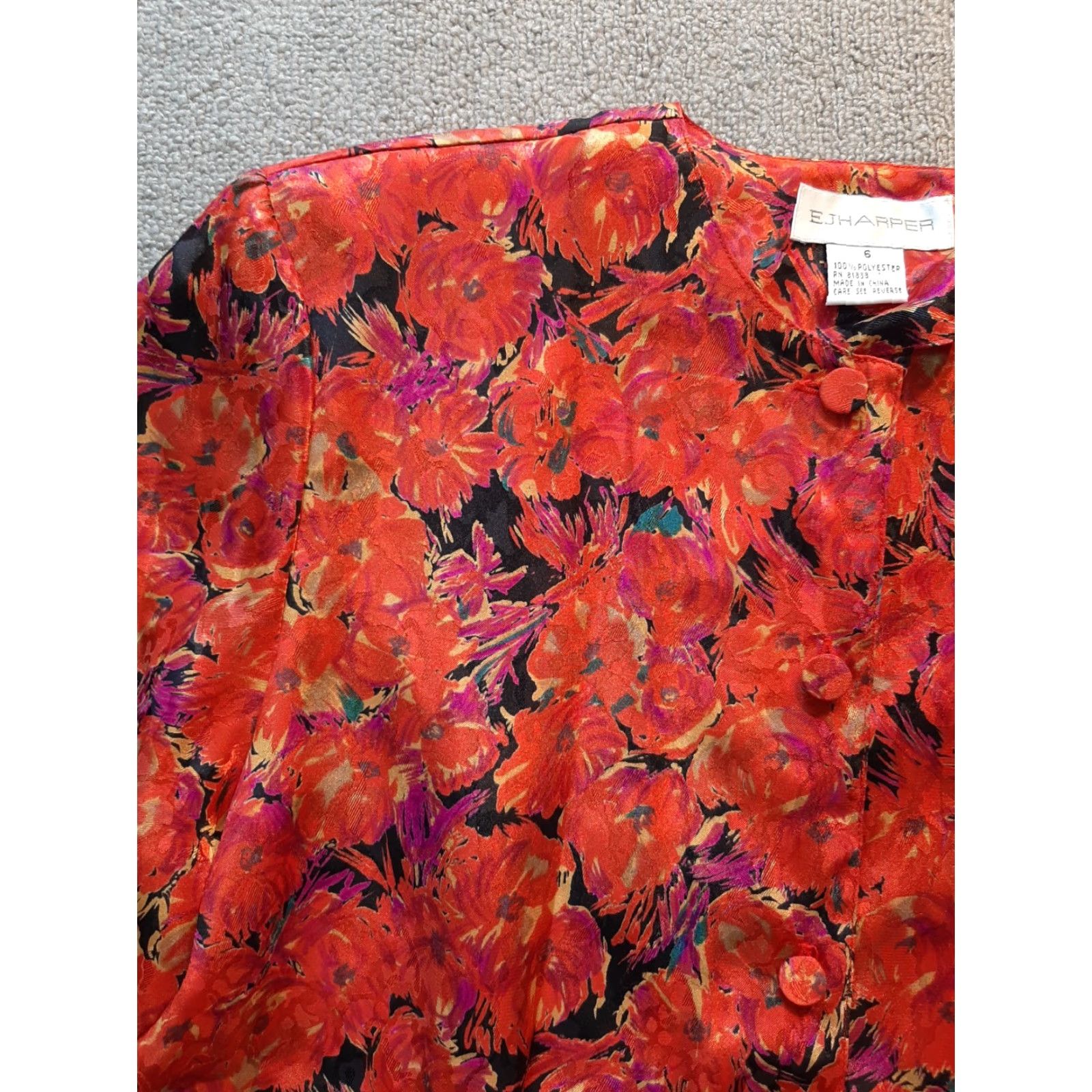 Vintage VINTAGE E.J. HARPER Women's Blouse Red Floral Long Sleeve Button Up Size 6 Padded Shoulders SLV Size M / US 6-8 / IT 42-44 - 2 Thumbnail
