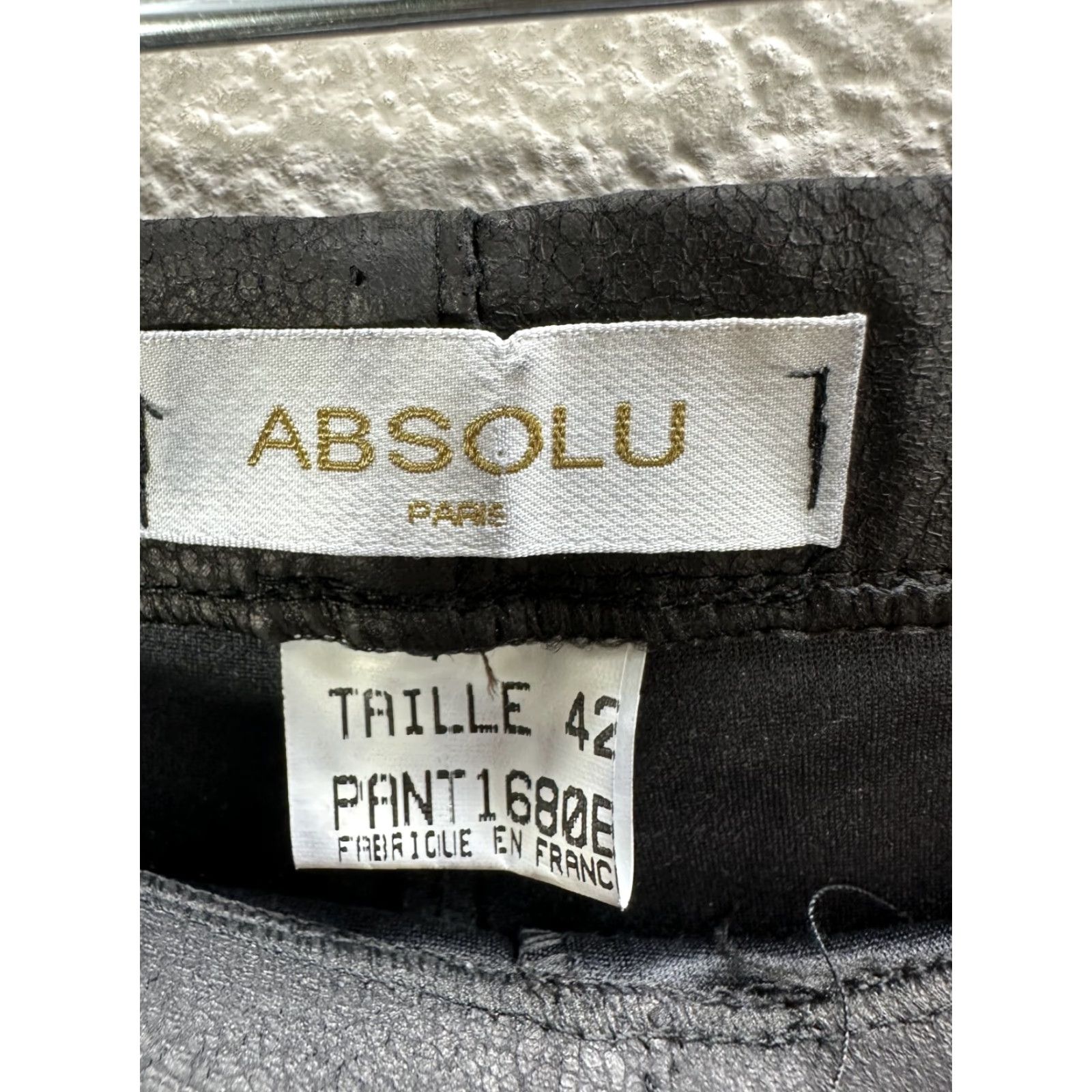 Vintage Absolu Black Faux Suede Pants Leggings High Rise Ankle Size 10 US 42 Womens Slim 31 in Waist 30.5 in Inseam Polyester Blend Stretch VINTAGE? Size 32" / US 10 / IT 46 - 3 Thumbnail