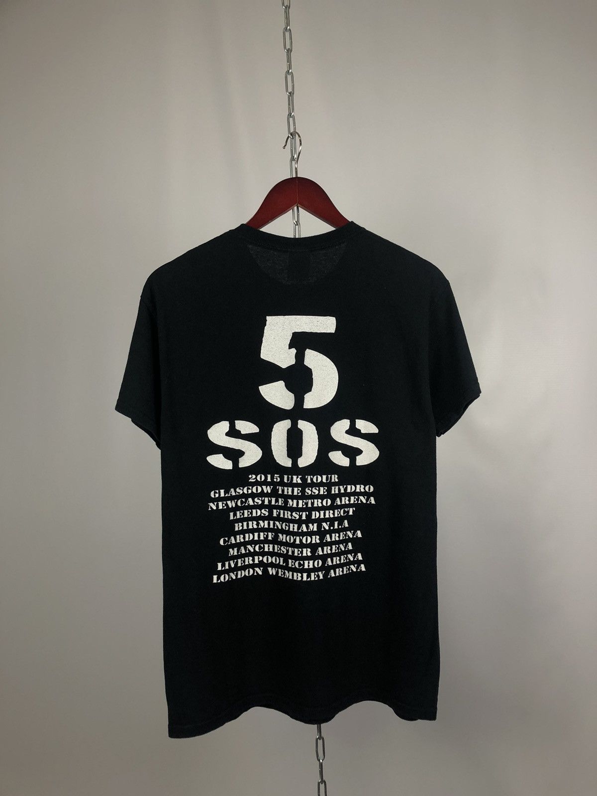 Band Tees 5 seconds of summer rock tee vintage T-shirts Size US M / EU 48-50 / 2 - 4 Thumbnail