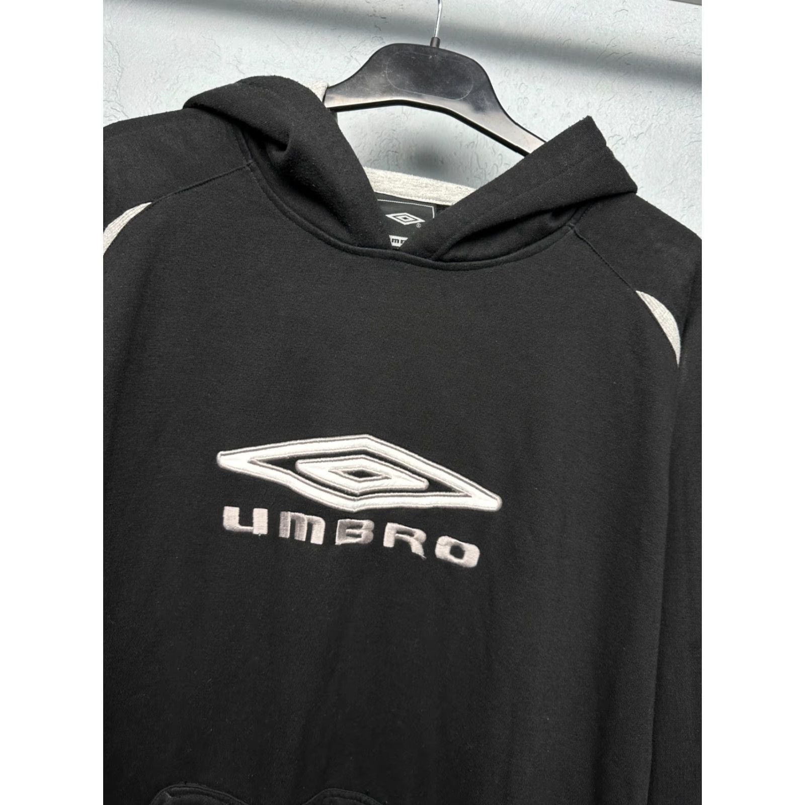 Umbro Umbro Vintage Hoodie Mens XL Big Logo Black Sweatshirt Pullover Logo Men XL Vintage Umbro Hoodie Size US XL / EU 56 / 4 - 2 Thumbnail