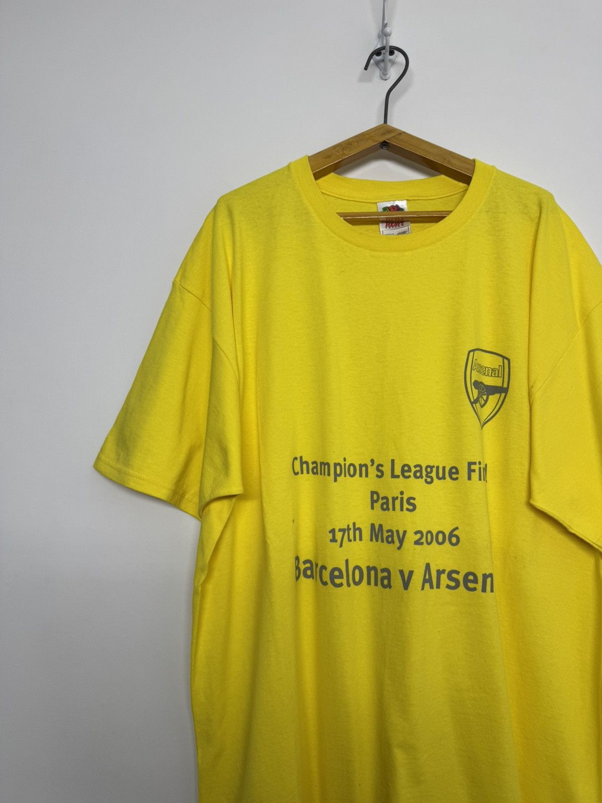 Fruit Of The Loom Arsenal Vs Barcelona CL Final 2006 Football T Shirt Size US XL / EU 56 / 4 - 2 Thumbnail