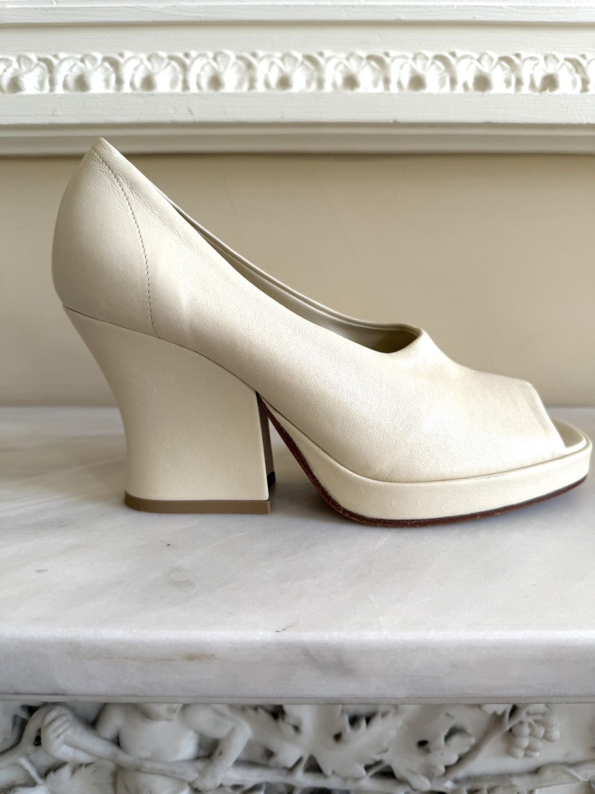 Bottega Veneta Bottega Veneta Lambskin Leather Pumps Size US 7 / IT 37 - 3 Thumbnail