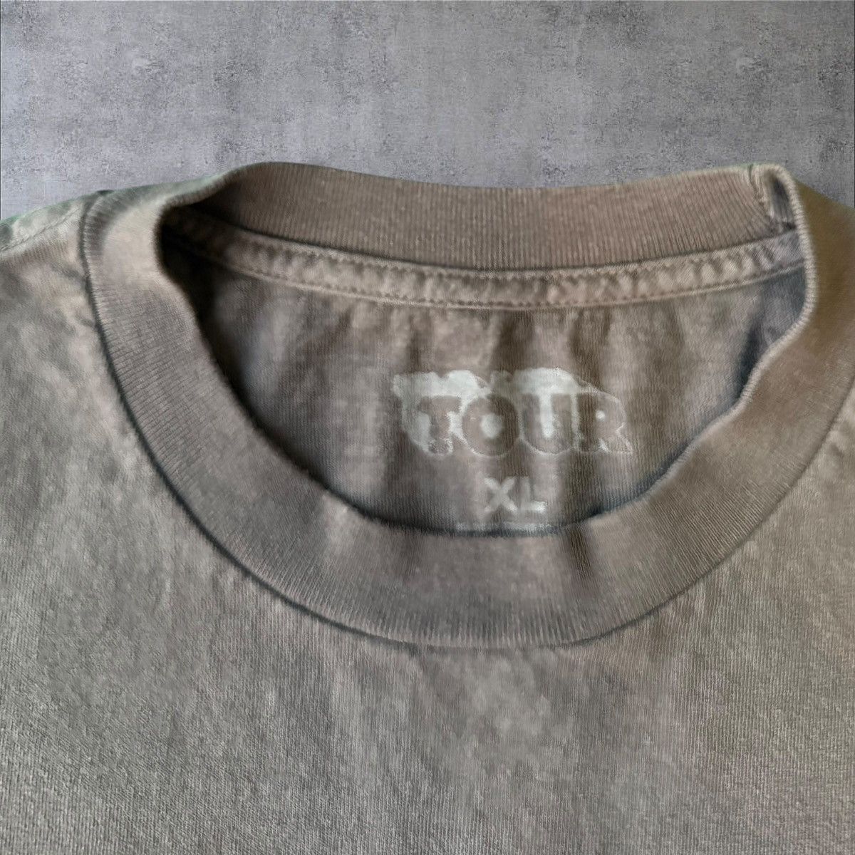 Travis Scott USED TRAVIS SCOTT CACTUS JACK UTOPIA VIP TEE SIZE XL Size US XL / EU 56 / 4 - 3 Thumbnail