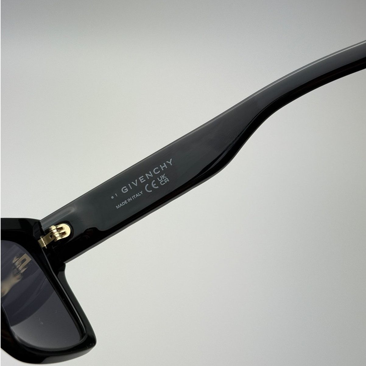 Givenchy BRAND NEW Givenchy Sunglasses Givenchy GV40076I 01A Women Size ONE SIZE - 6 Thumbnail