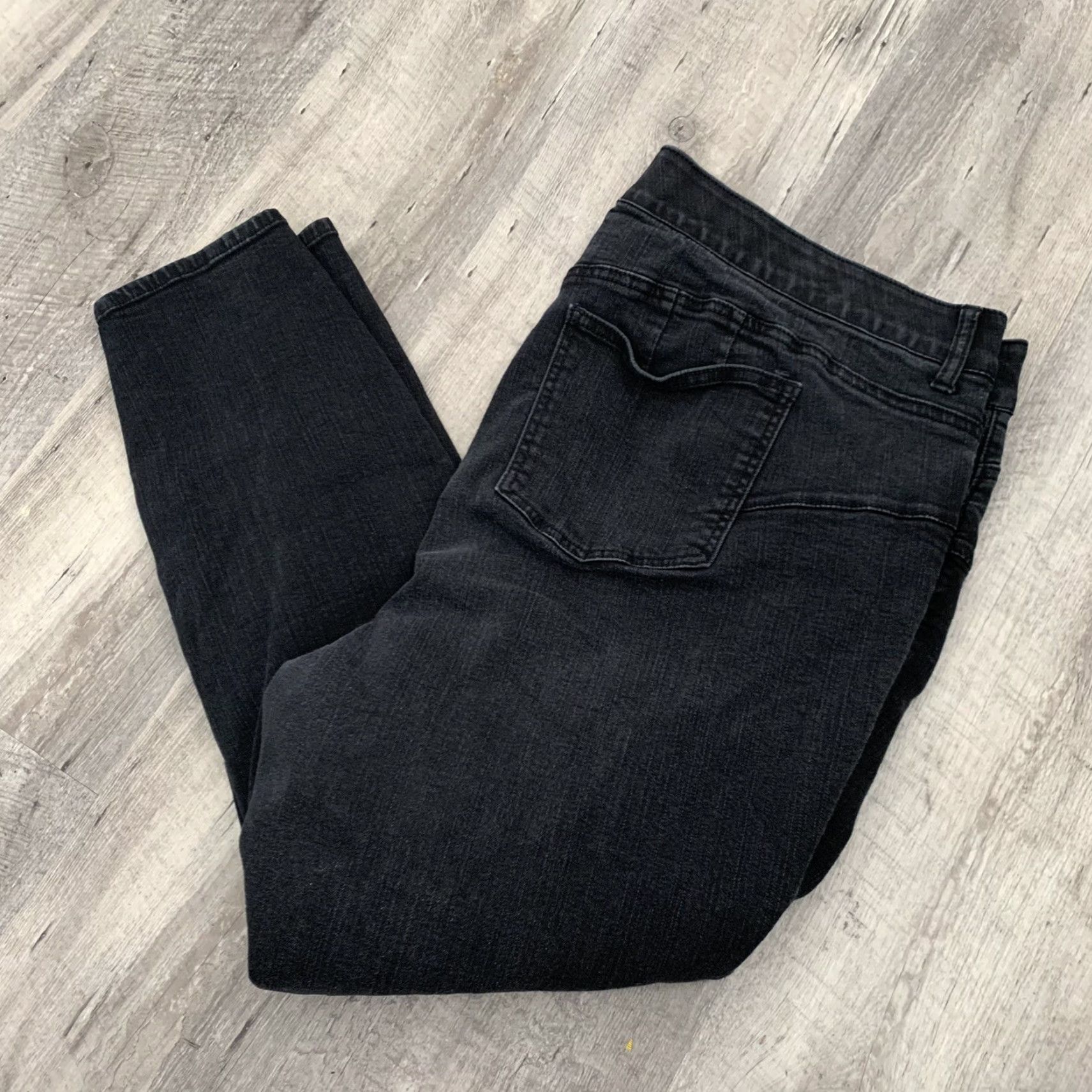 Torrid TORRID Premium Jeans Womens 22R Bombshell Skinny Soft Black Stretch Denim Zip Button 5-Pocket High Rise Distressed Modern American Size 40" / US 18 - 7 Thumbnail