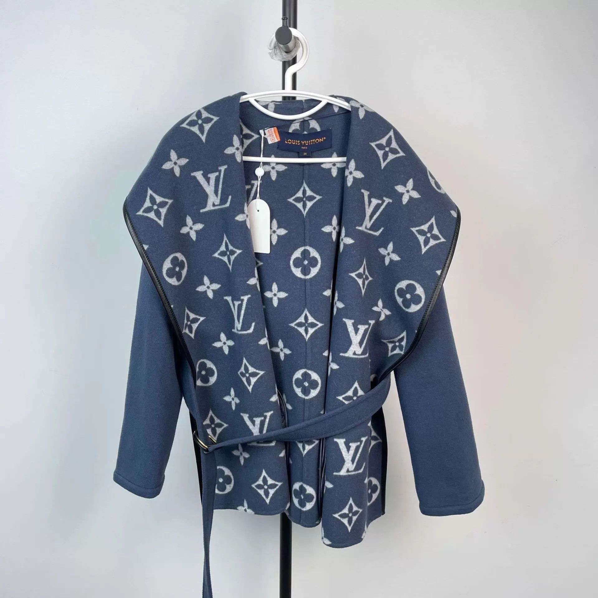 Louis Vuitton LV Wool Hooded Blue Jacket Size XS / US 0-2 / IT 36-38 - 1 Thumbnail