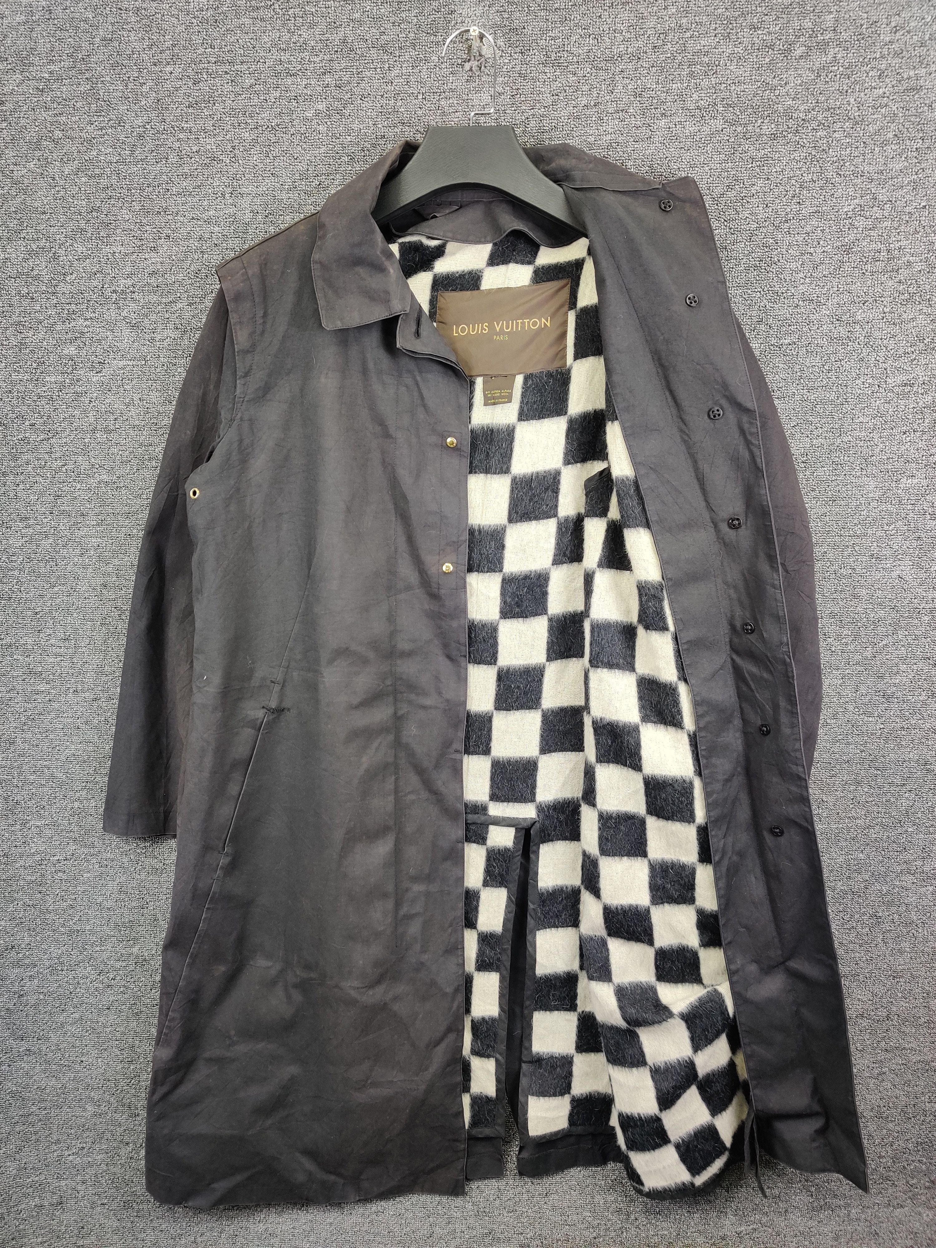 Louis Vuitton Louis Vuitton Mackintosh Trench Coat Rubberized Size US M / EU 48-50 / 2 - 6 Thumbnail