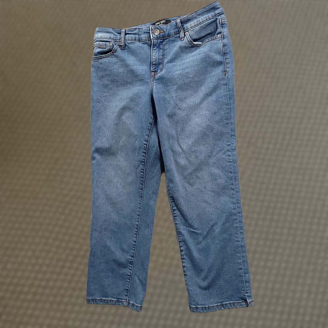 Nine West Nine West Jeans Christie Capri Womens 4 Tapered Stretch Low Rise Medium Wash Capri Jeans Women Regular Size 4 Blue Size 27" / US 4 / IT 40 - 1 Thumbnail