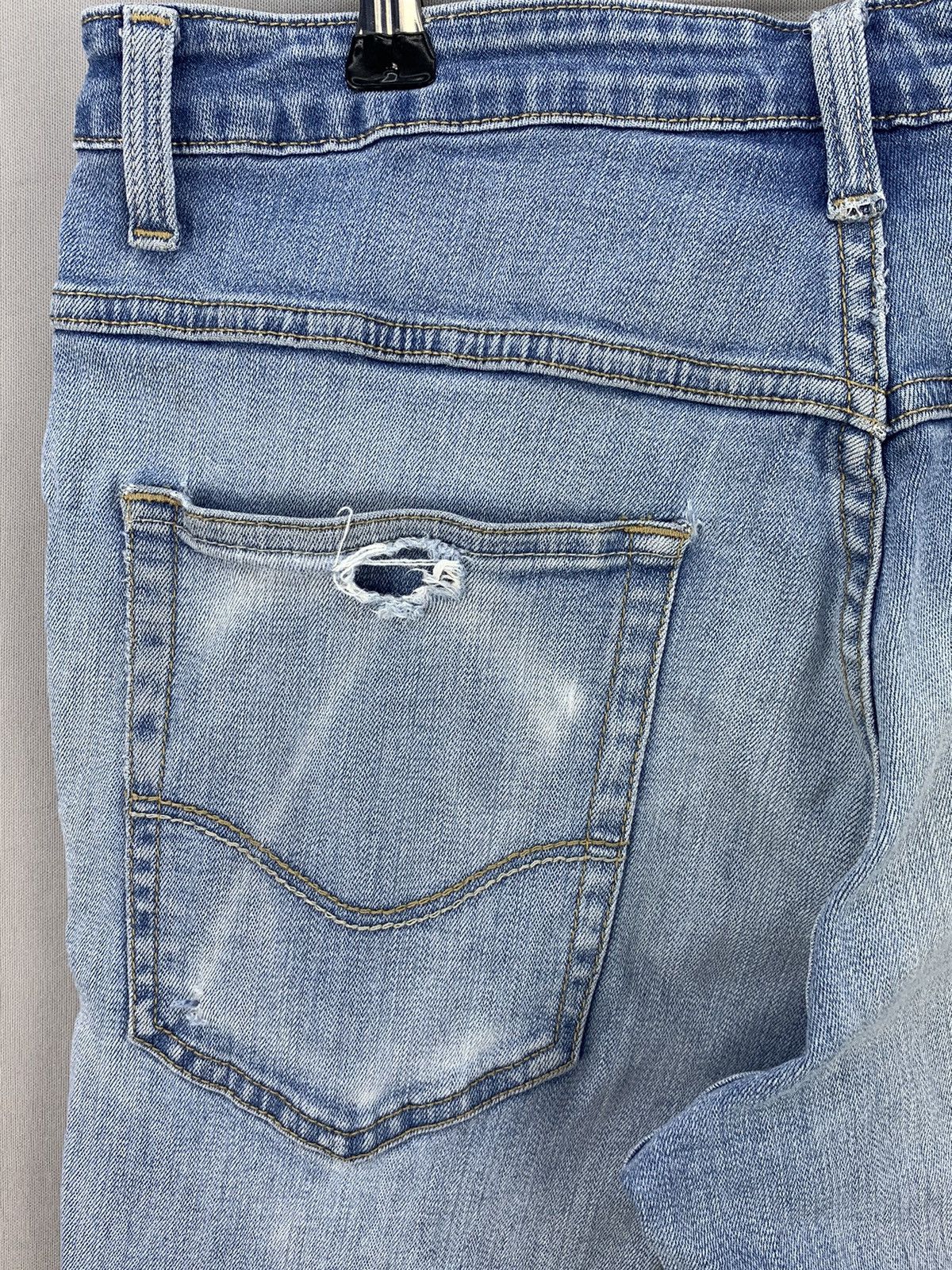 Japanese Brand C17 Distressed Light Wash Denim Jeans Pants Size US 31 - 11 Thumbnail