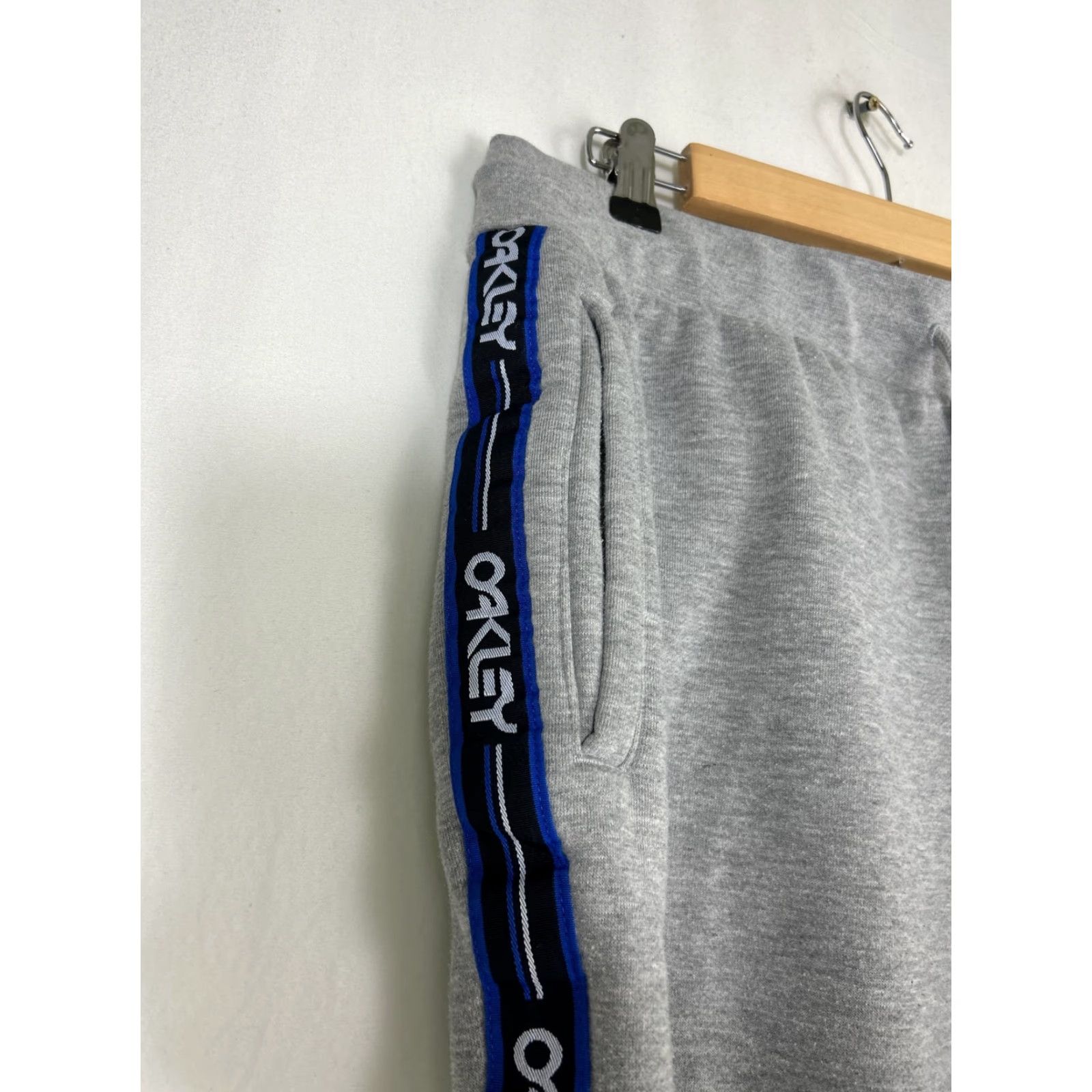 Oakley Oakley Mens Large Custom Fit Gray Ankle Piping Joggers Blue Black 34x28 Pants Activewear Mens L Size US 33 - 6 Thumbnail