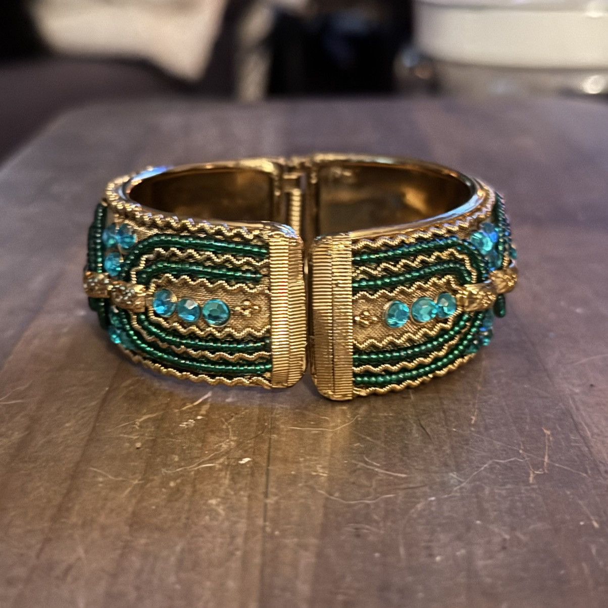 Other Chunky gold tone rhinestones and beads hinged bracelet Size ONE SIZE - 5 Thumbnail