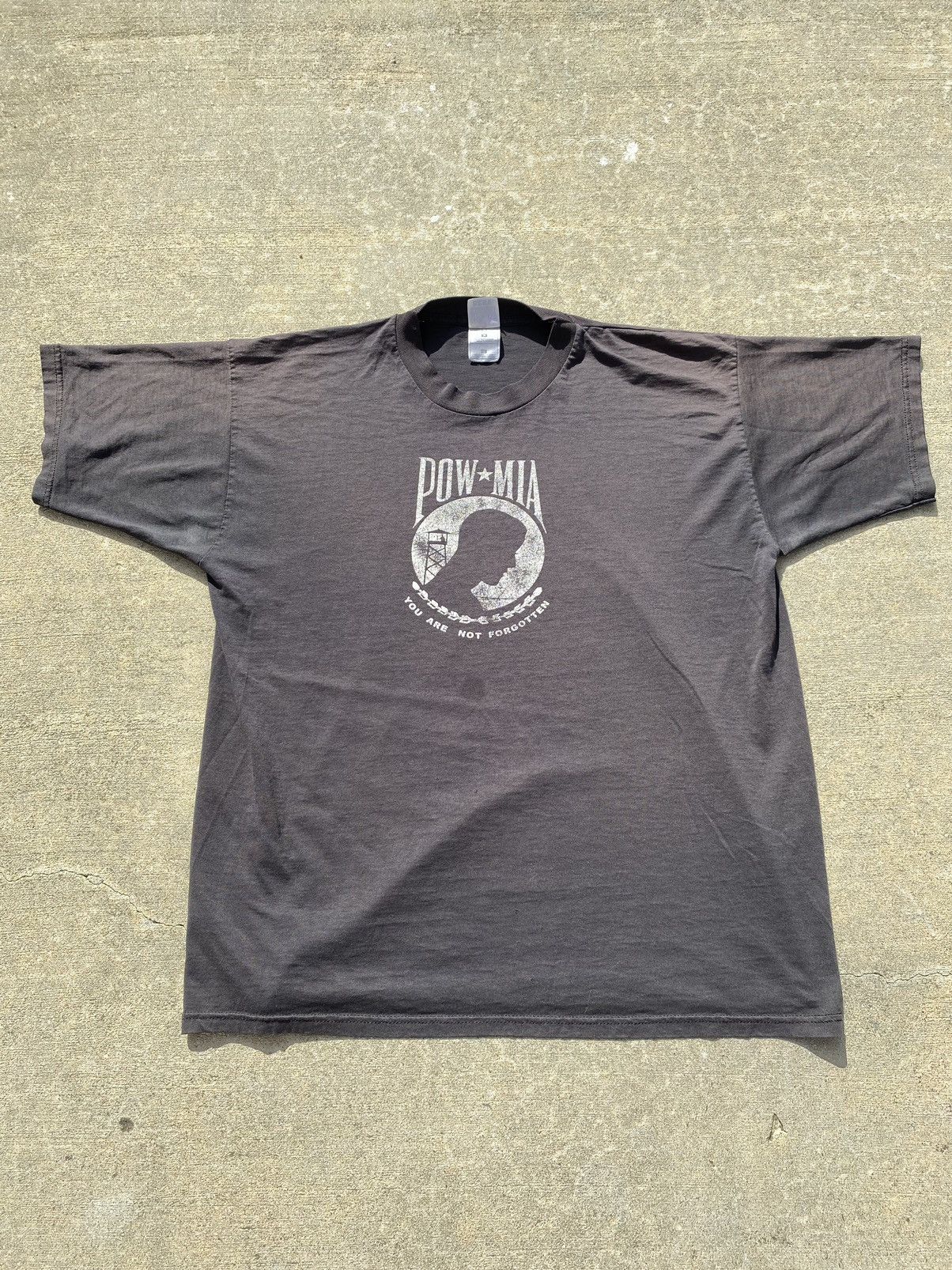 Vintage VINTAGE POW MIA T-Shirt Size US XL / EU 56 / 4 - 1 Thumbnail