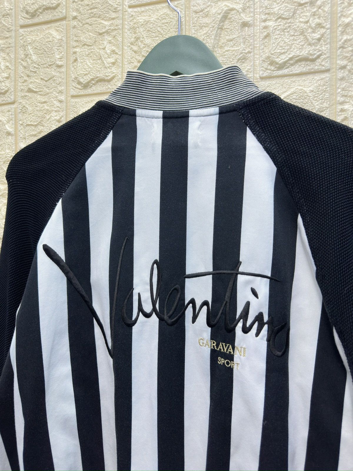 Valentino × Vintage Vintage Valentino Garavani Soprt Big Logo Jacket MJ100 Size US M / EU 48-50 / 2 - 4 Thumbnail