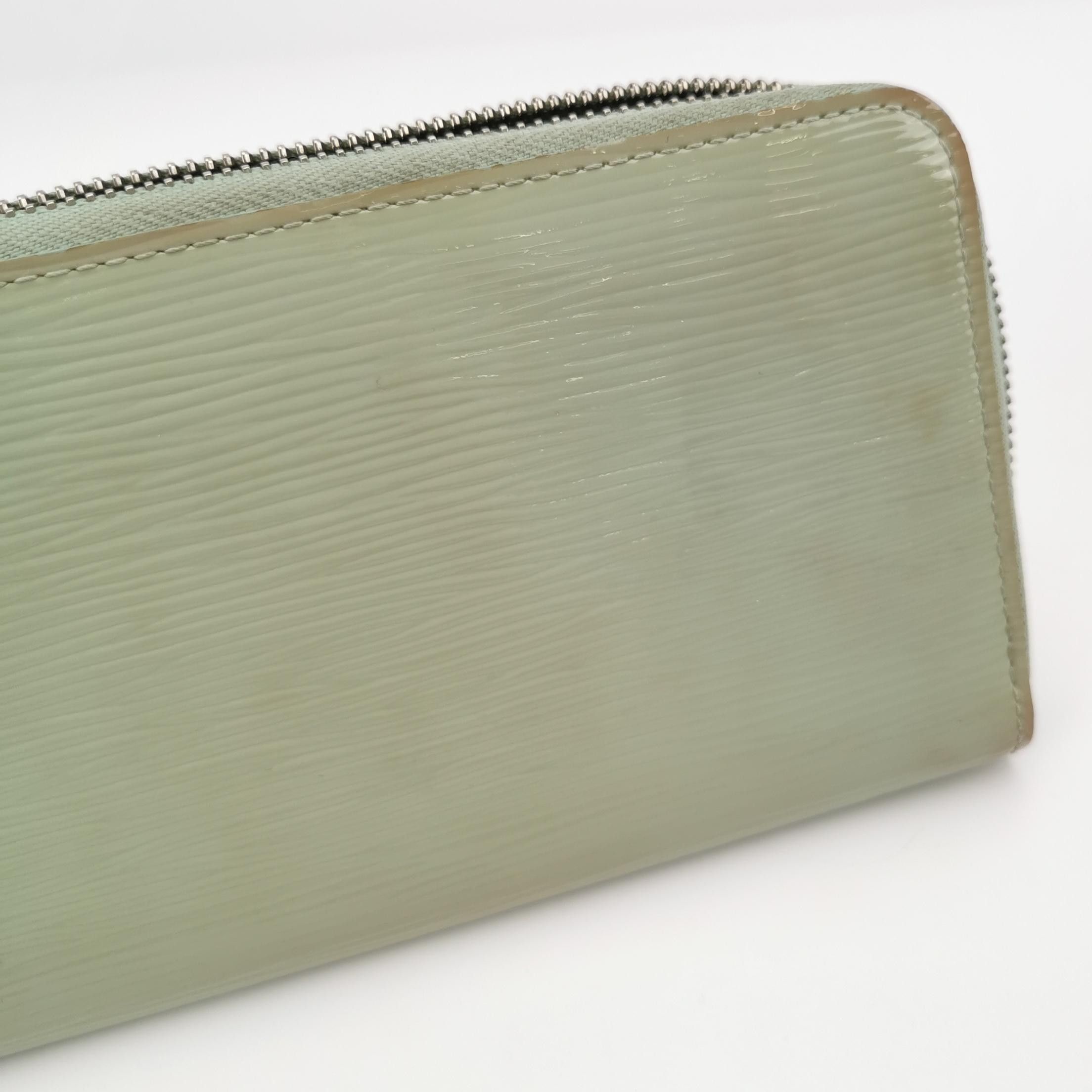 Louis Vuitton Louis Vuitton (LV) Zippy patent leather ripple zip around w Size ONE SIZE - 9 Thumbnail