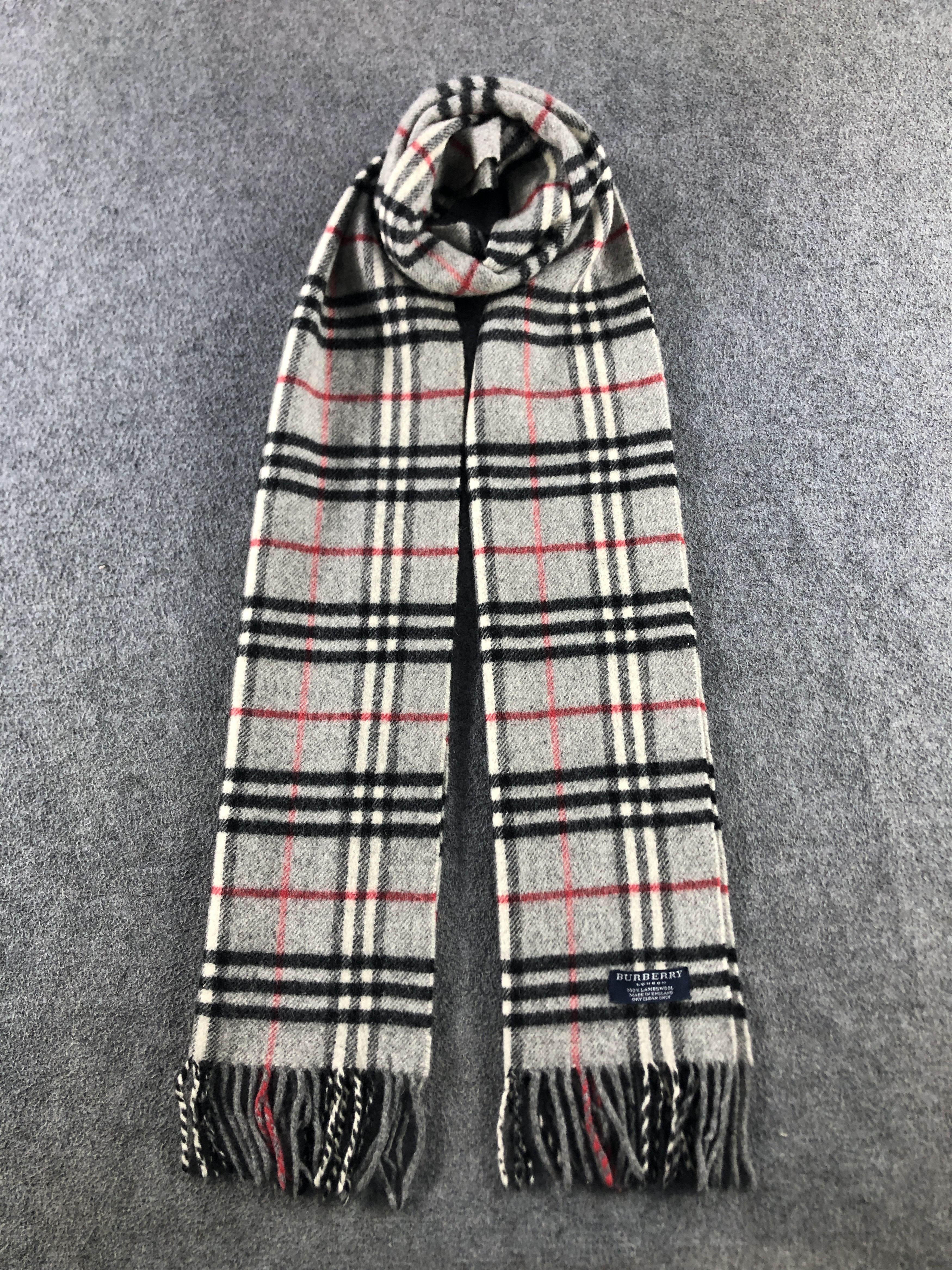 Burberry Burberry Scarf / Muffler / Neckwear P945 Size ONE SIZE - 1 Thumbnail
