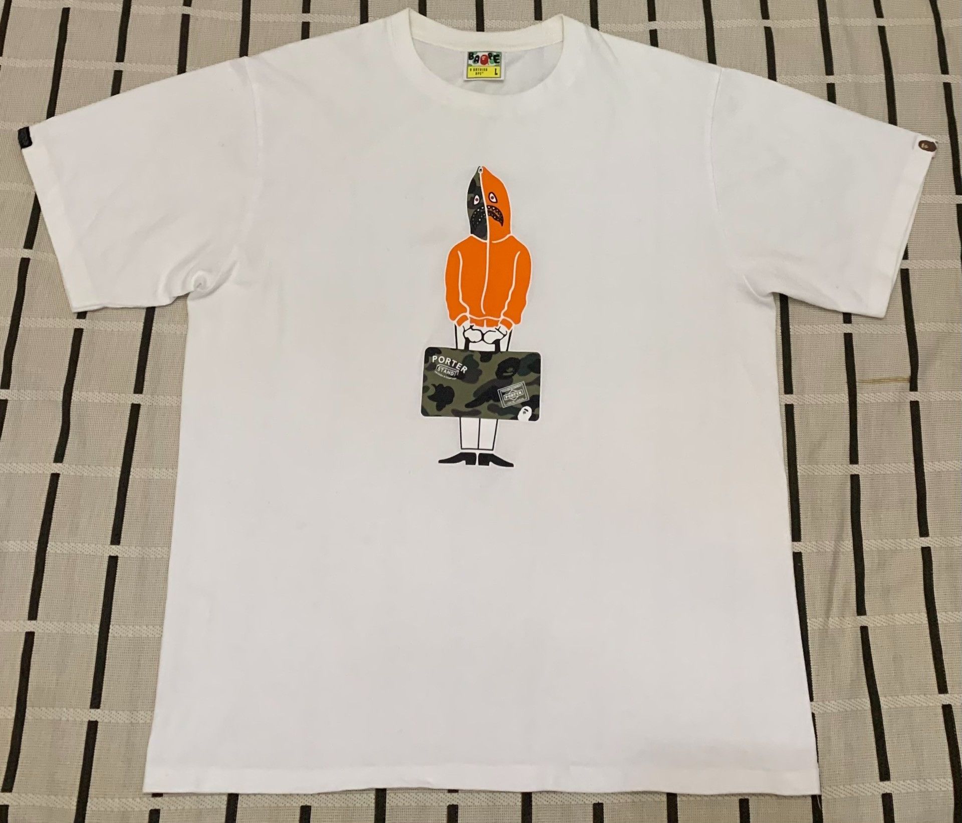 Bape Bape Shark T-Shirt L Men Size US L / EU 52-54 / 3 - 1 Thumbnail