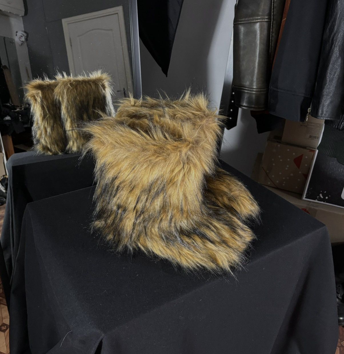 Other Vintage Y2k faux fur Yeti boots Size US 10 / EU 43 - 1 Thumbnail
