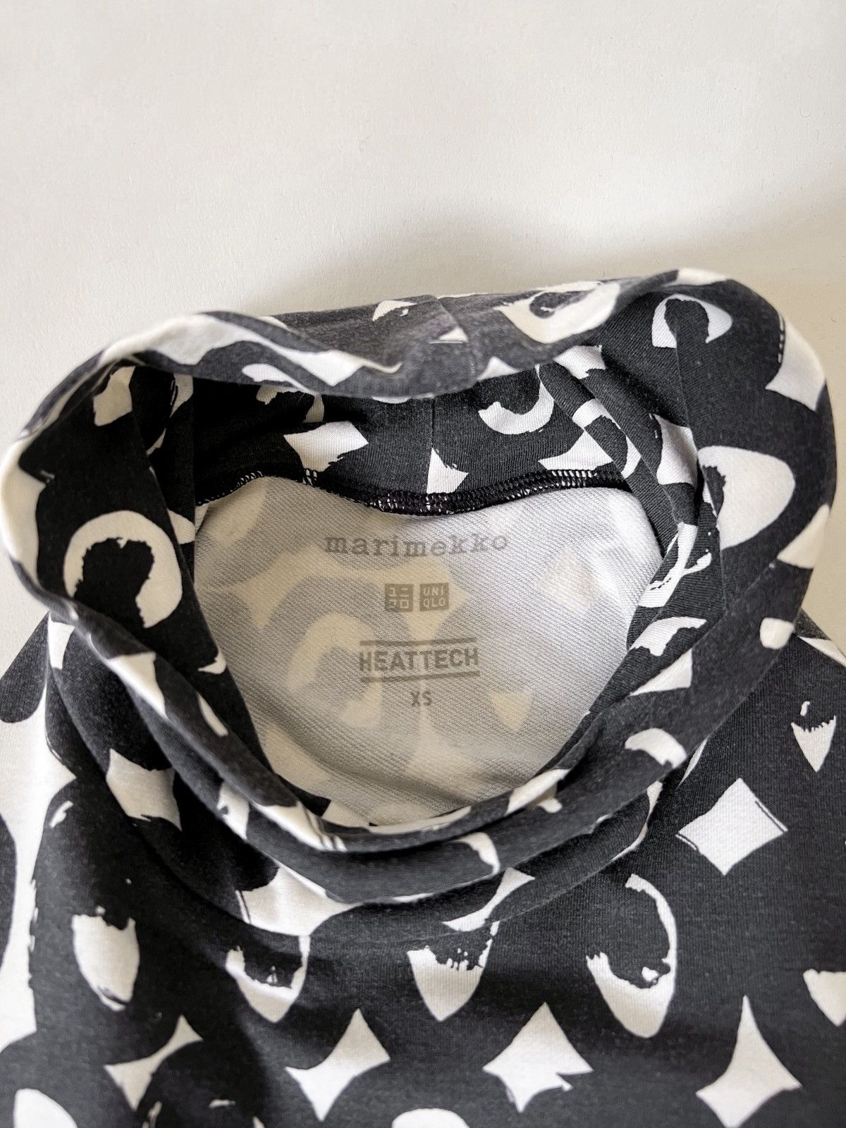 Marimekko Marimekko Kissapöllö Uniqlo Brushstroke Heattech Turtleneck Size XS / US 0-2 / IT 36-38 - 5 Thumbnail