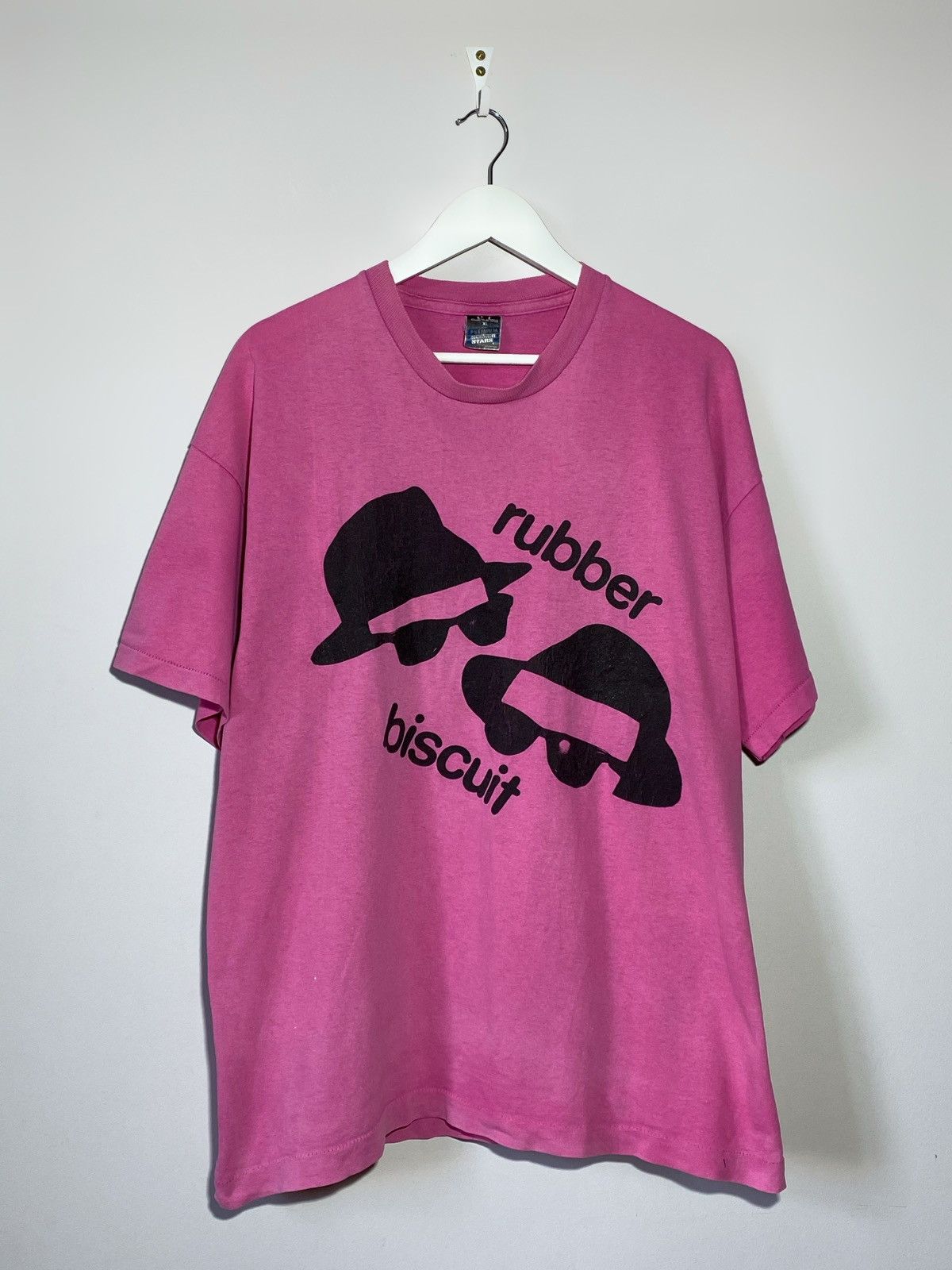 Band Tees Vintage 90s The Blues Brothers Rubber Biscuit Pink T-shirt Size US XL / EU 56 / 4 - 1 Thumbnail