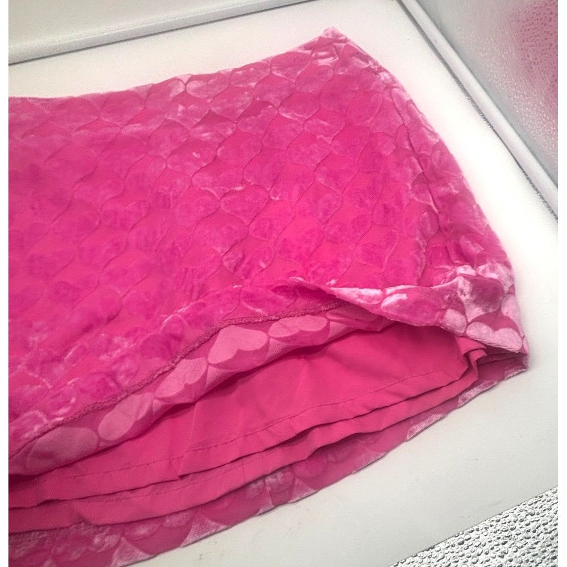 Other Cupcakes And Cashmere Pink Heart Velvet Mini Skirt, Sz. 4 Size 27" / US 4 / IT 40 - 9 Thumbnail