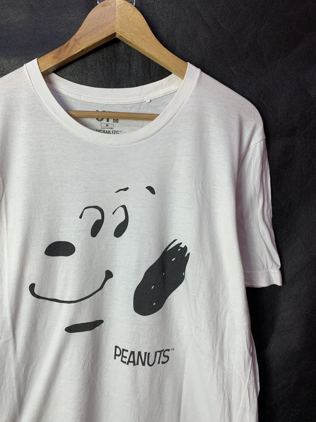 Japanese Brand Steals! Uniqlo Snoopy Peanuts Cartoon Tee Big Logo Size US M / EU 48-50 / 2 - 2 Thumbnail