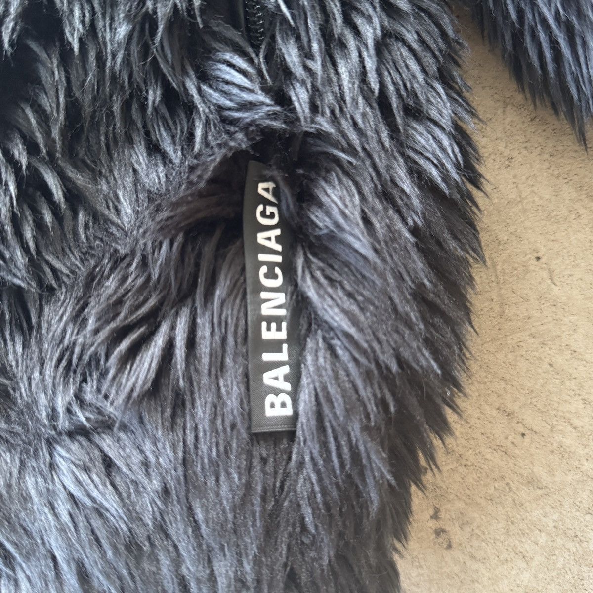 Balenciaga Balenciaga Faux Fur Bomber Jacket Size M / US 6-8 / IT 42-44 - 3 Thumbnail