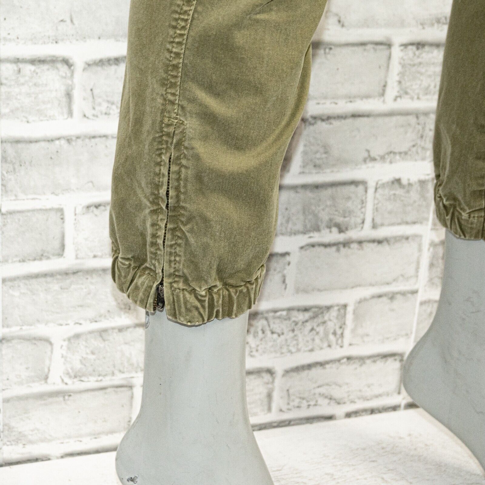 Nili Lotan NILI LOTAN French Military Ankle Zip Pants olive green Size 26" / US 2 / IT 38 - 12 Thumbnail