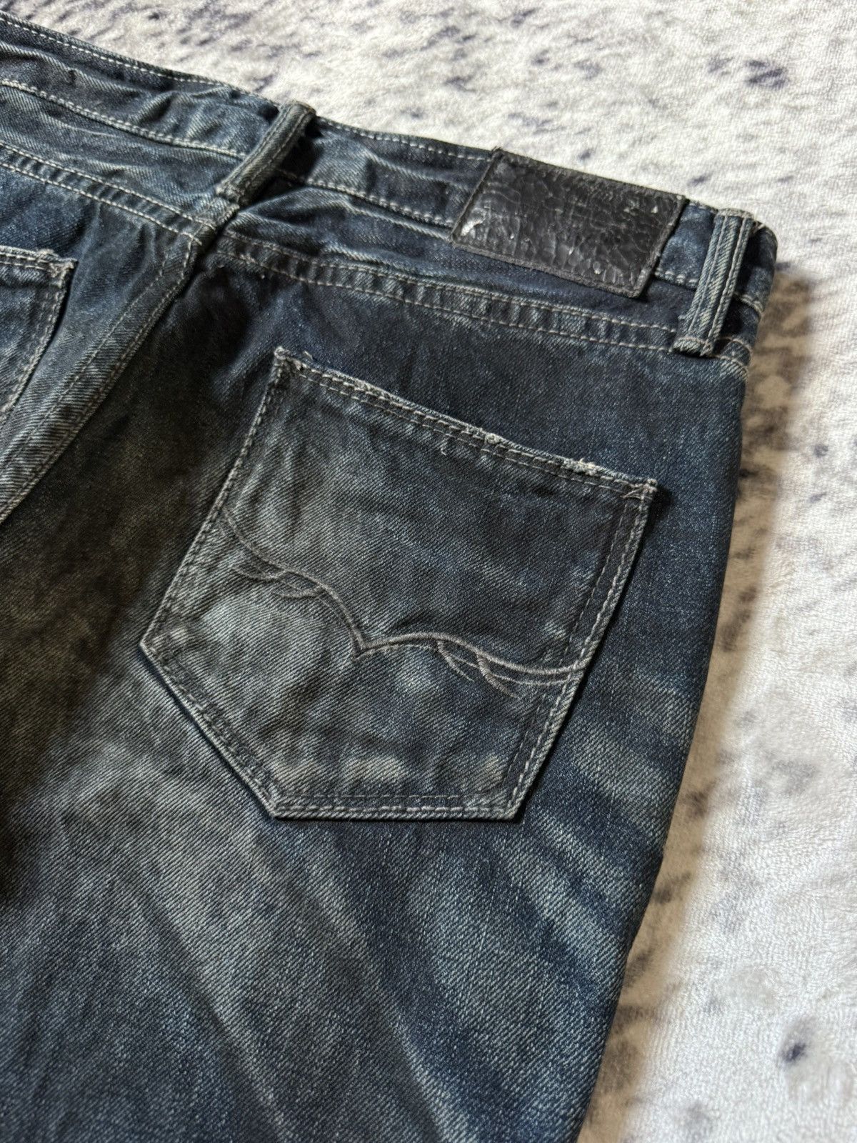 GOSTAR DE FUGA Fuga Japan Shadow Wash Coated Claw Mark Flared Jeans Size US 30 / EU 46 - 22 Thumbnail