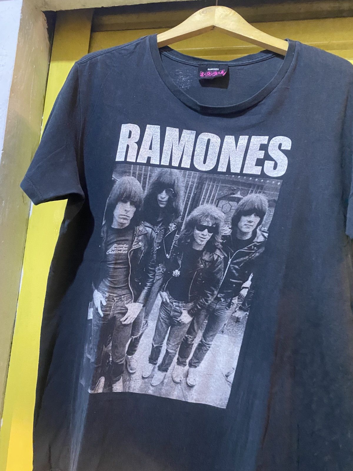 Band Tees Ramones Band Tee Size US L / EU 52-54 / 3 - 2 Thumbnail
