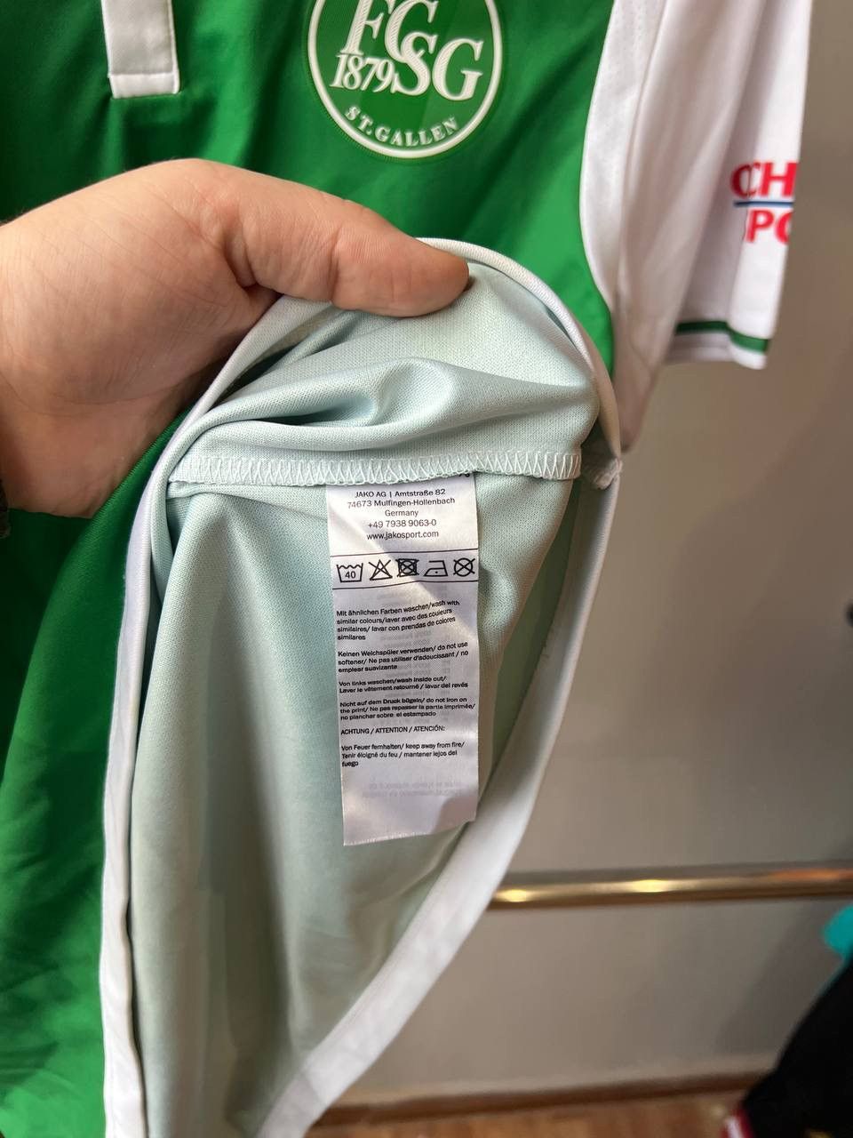Sports Specialties 2017/18 ST GALLEN SIGNED HOME SOCCER JERSEY FOOTBALL SHIRT L Size US L / EU 52-54 / 3 - 11 Thumbnail