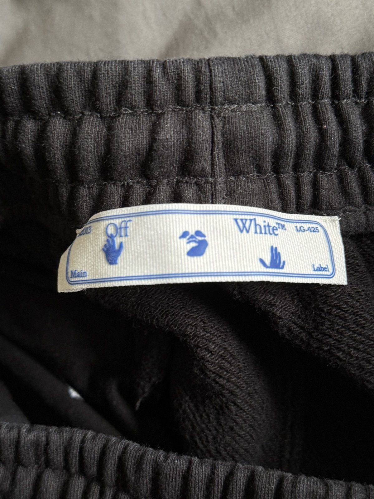 Off white tornado arrow shorts