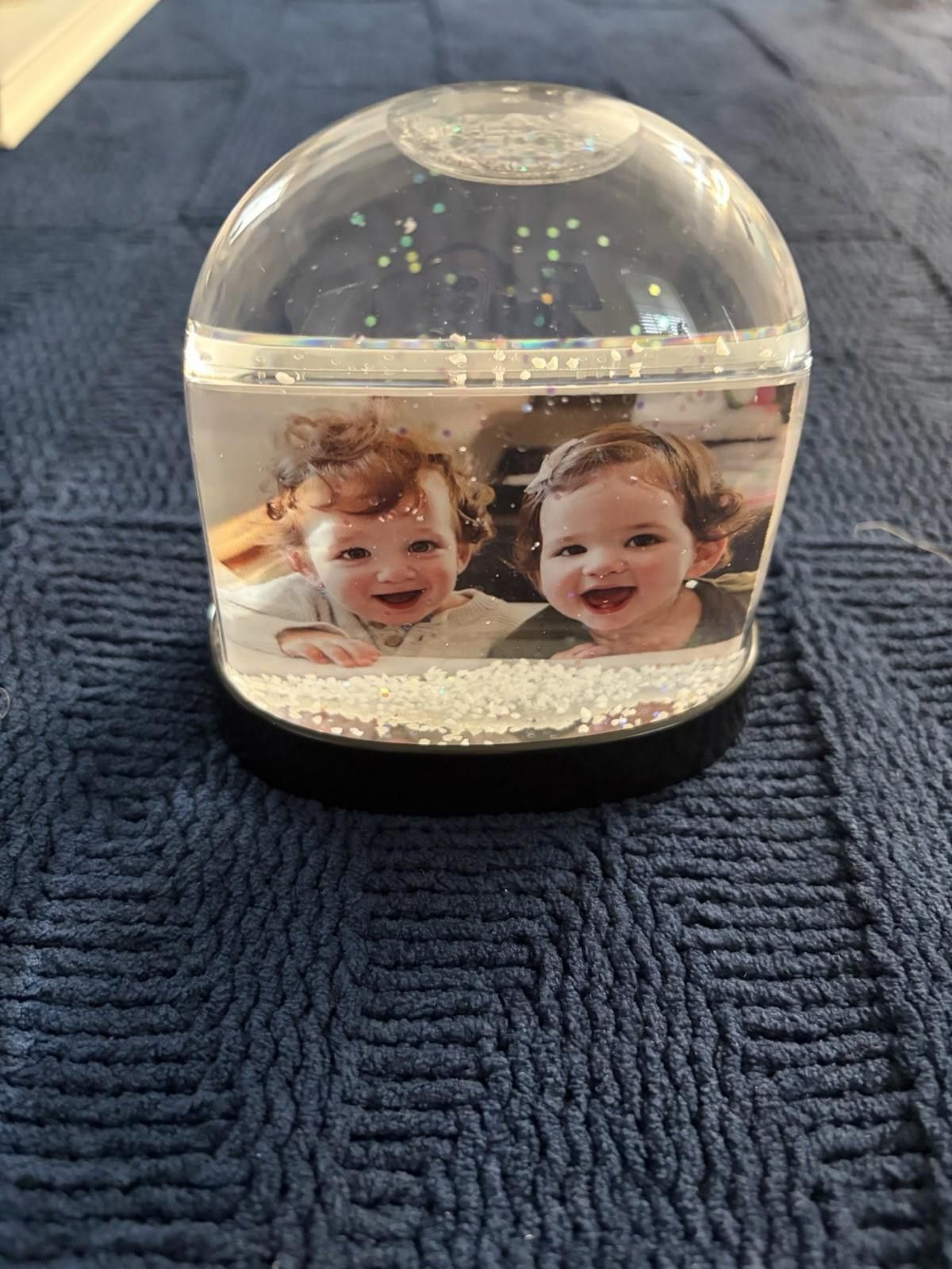 The Unbranded Brand Snow globe Picture Frame Size ONE SIZE - 1 Thumbnail
