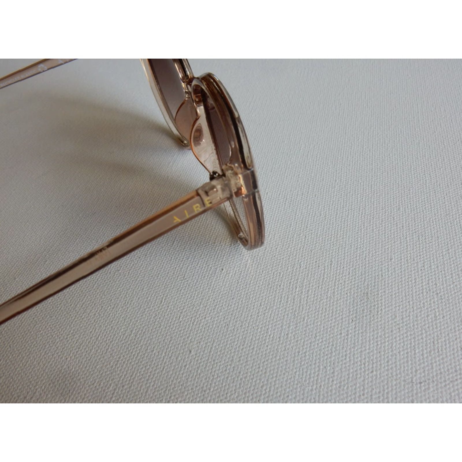 Vintage VINTAGE Aerie Sunglasses Women Beige Small Scratched Lens Size ONE SIZE - 4 Thumbnail