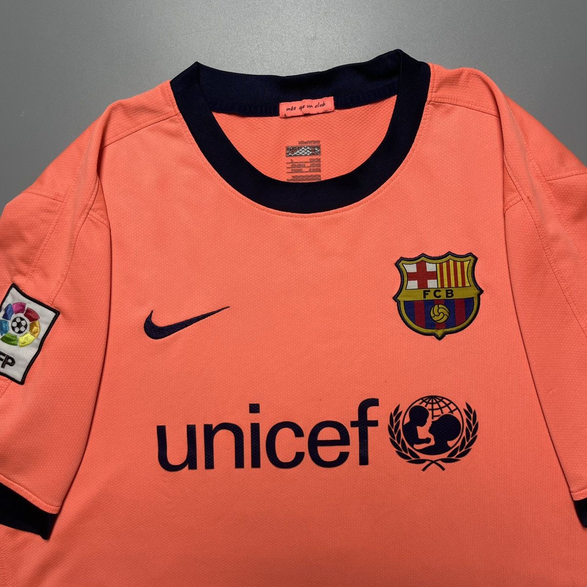 Nike BARCELONA NIKE 2009/2010 FOOTBALL AWAY JERSEY #10 MESSI Size US L / EU 52-54 / 3 - 4 Thumbnail