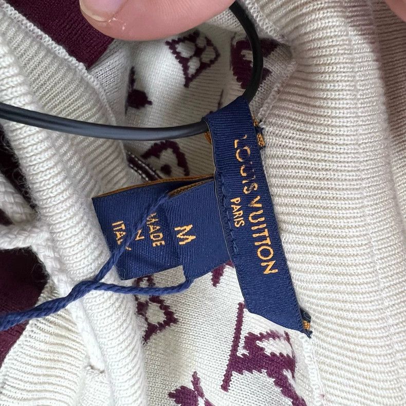 Louis Vuitton Louis Vuitton size m Three-quarter printed cashmere drawstr Size US 28 / EU 44 - 3 Thumbnail