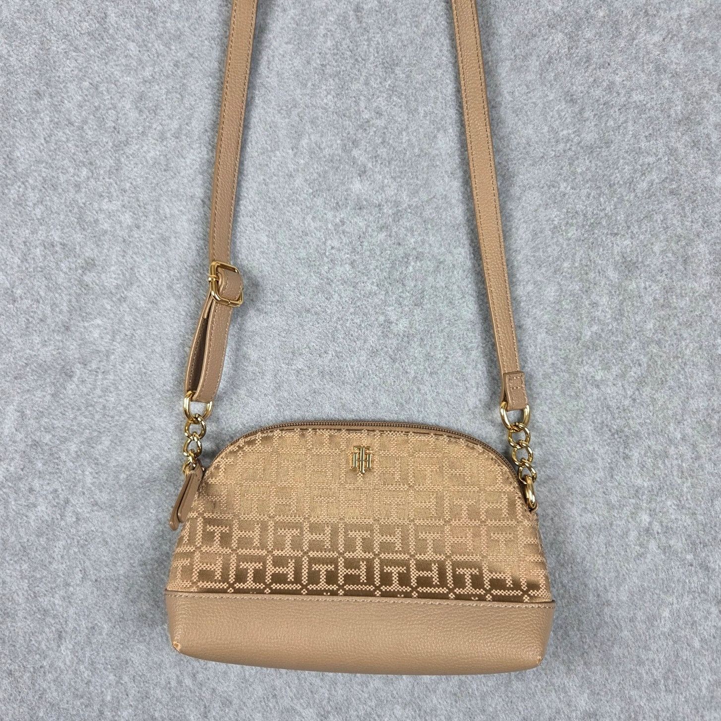 Tommy Hilfiger Tommy Hilfiger Crossbody Square Monogram Tan FLAW Size ONE SIZE - 1 Thumbnail