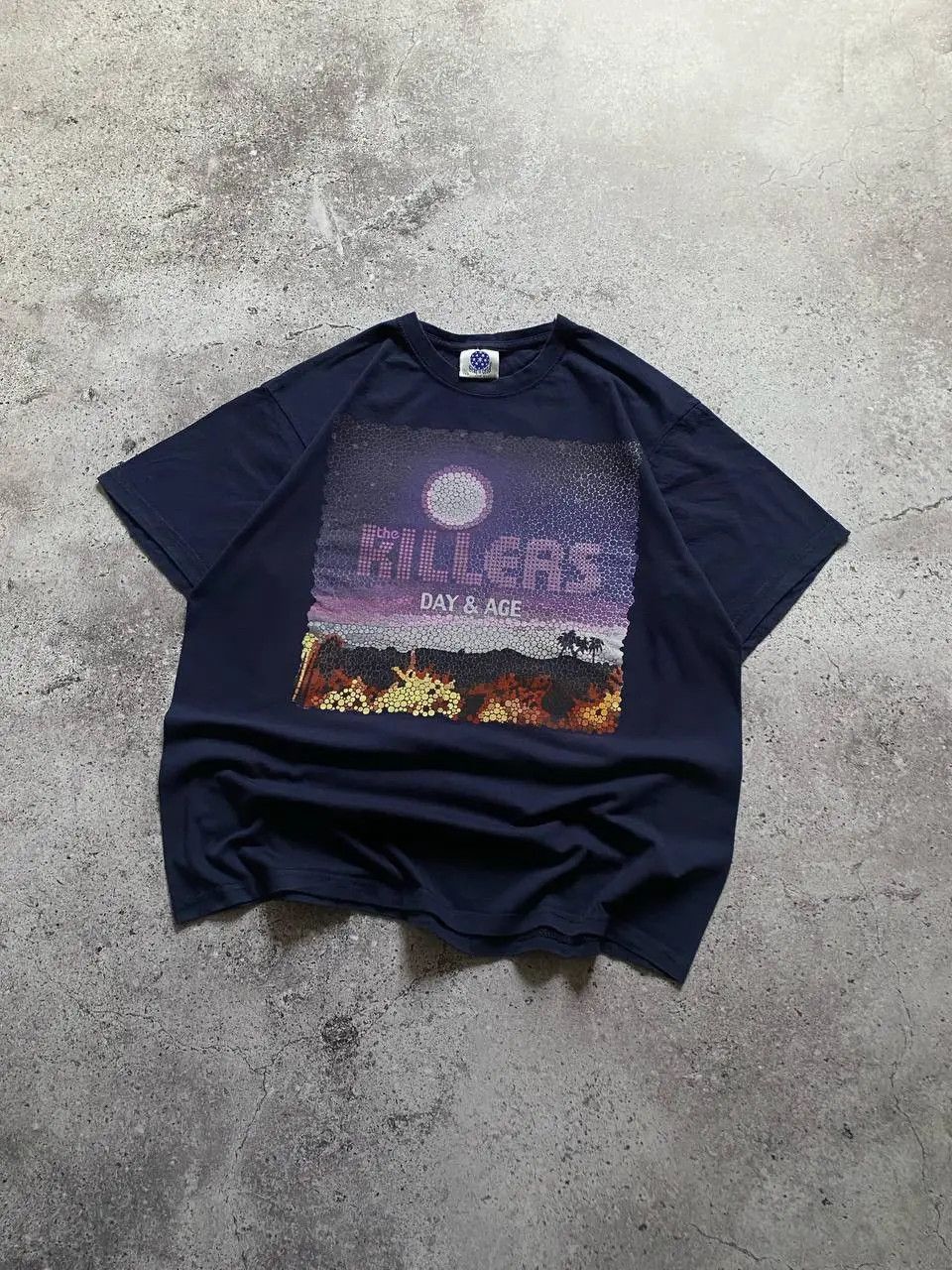 Band Tees VINTAGE THE KILLERS “DAY AND AGE” ALBUM ROCK BAND T SHIRT Size US L / EU 52-54 / 3 - 3 Thumbnail