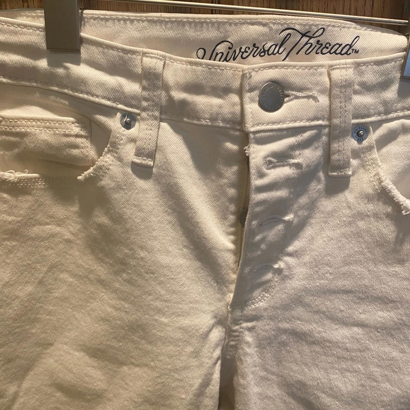 Target Basics White/ cream straight legged denim Size 28" / US 6 / IT 42 - 4 Thumbnail