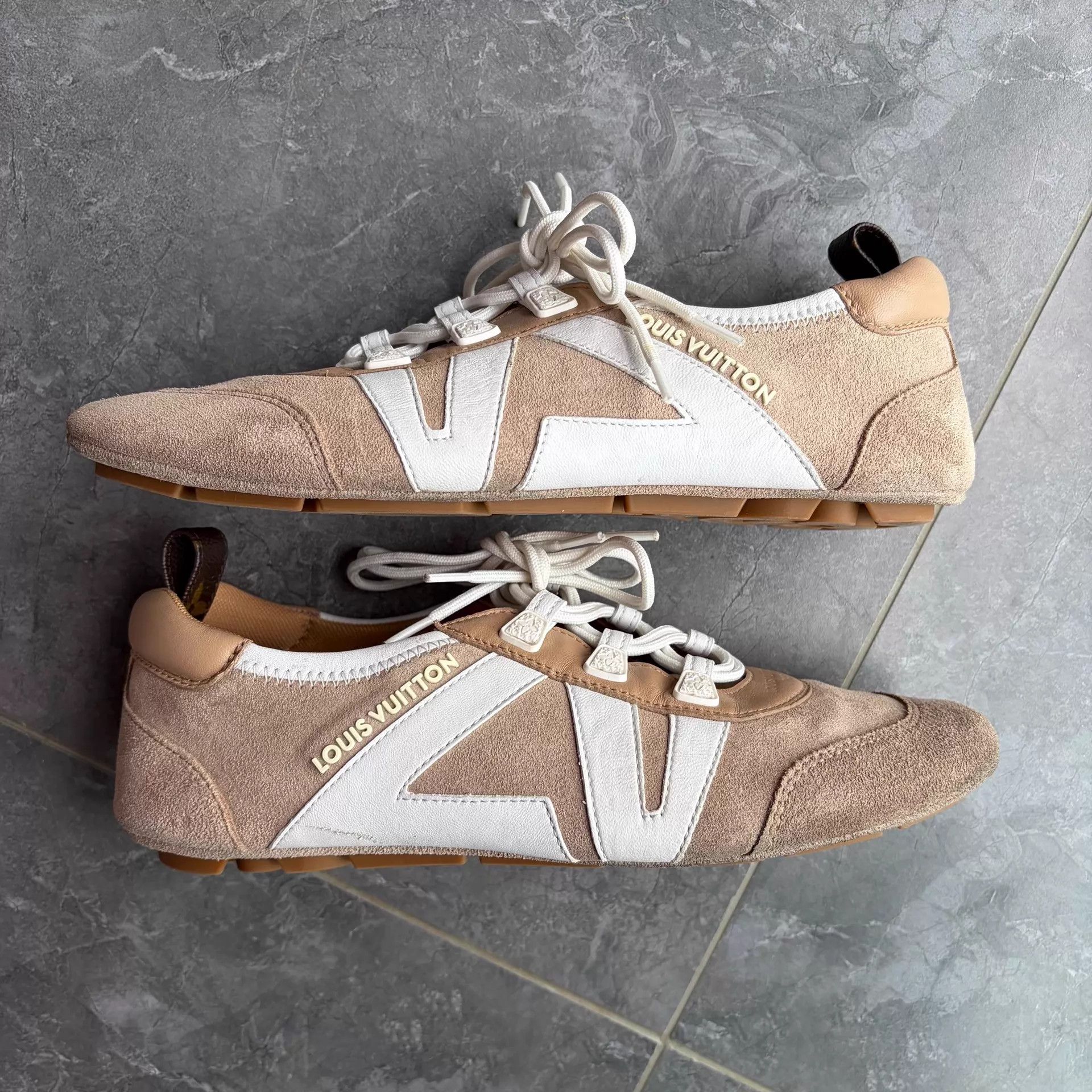Louis Vuitton LV Women's New Sneakers 37 Size US 6.5 / IT 36.5 - 4 Thumbnail