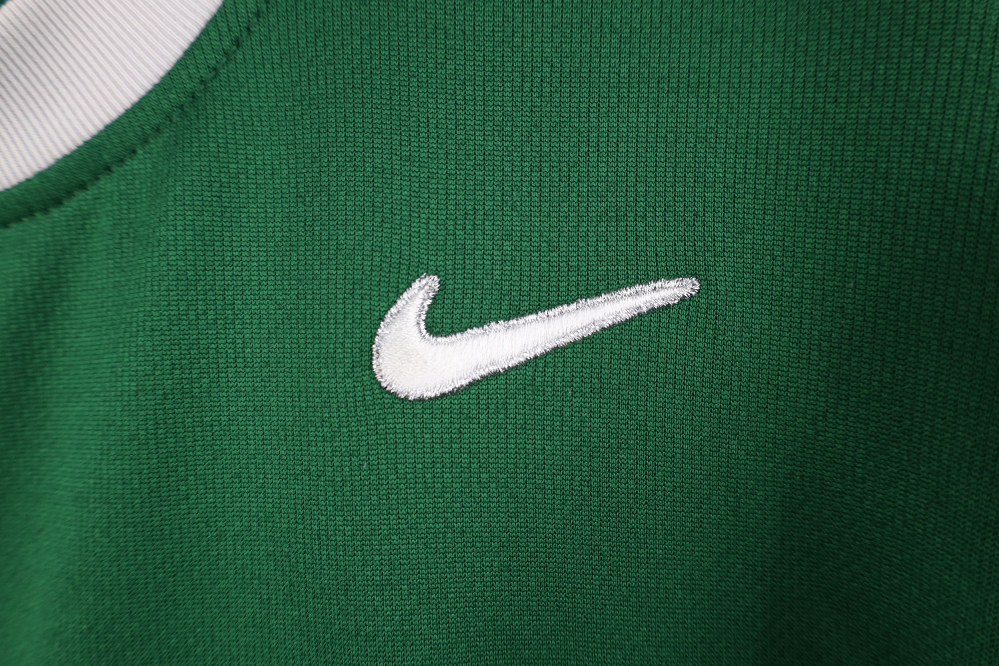 Nike Vintage Nike Michigan State University Basketball T-Shirt Size US L / EU 52-54 / 3 - 5 Thumbnail