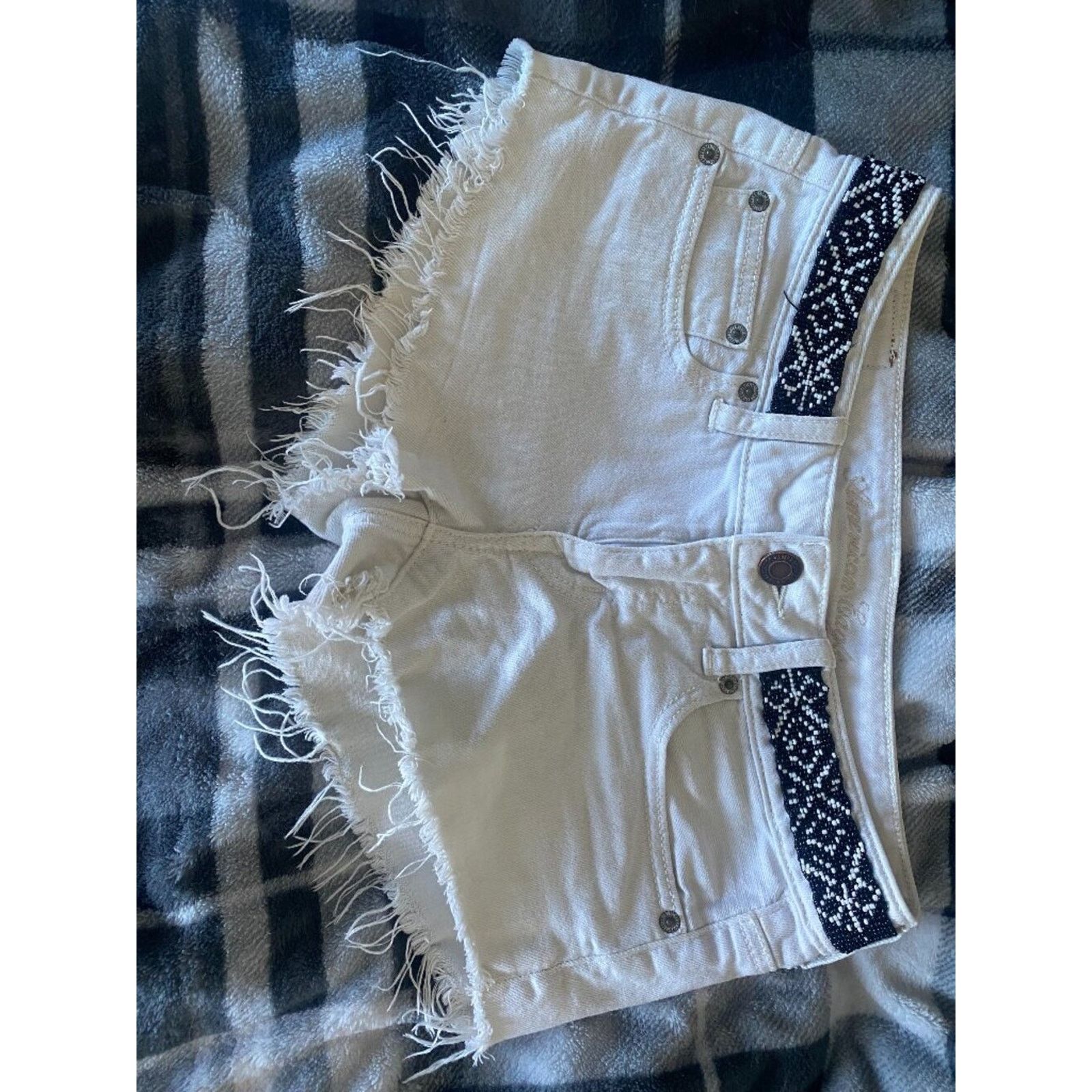 American Eagle Outfitters American Eagle White Stretch Denim Shorts, Size 0 Size 25" / US 0 / IT 36 - 1 Thumbnail