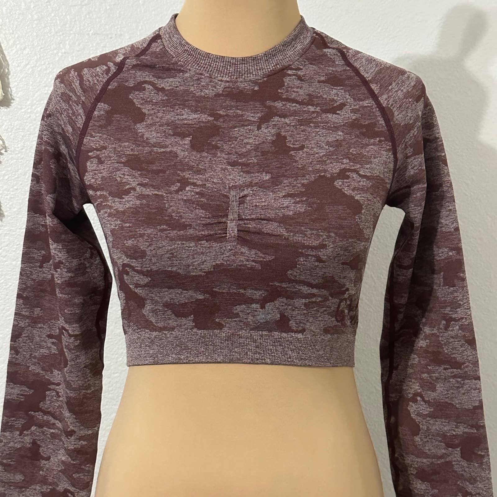 Gymshark Gymshark crop long sleeve Size L / US 10 / IT 46 - 2 Thumbnail