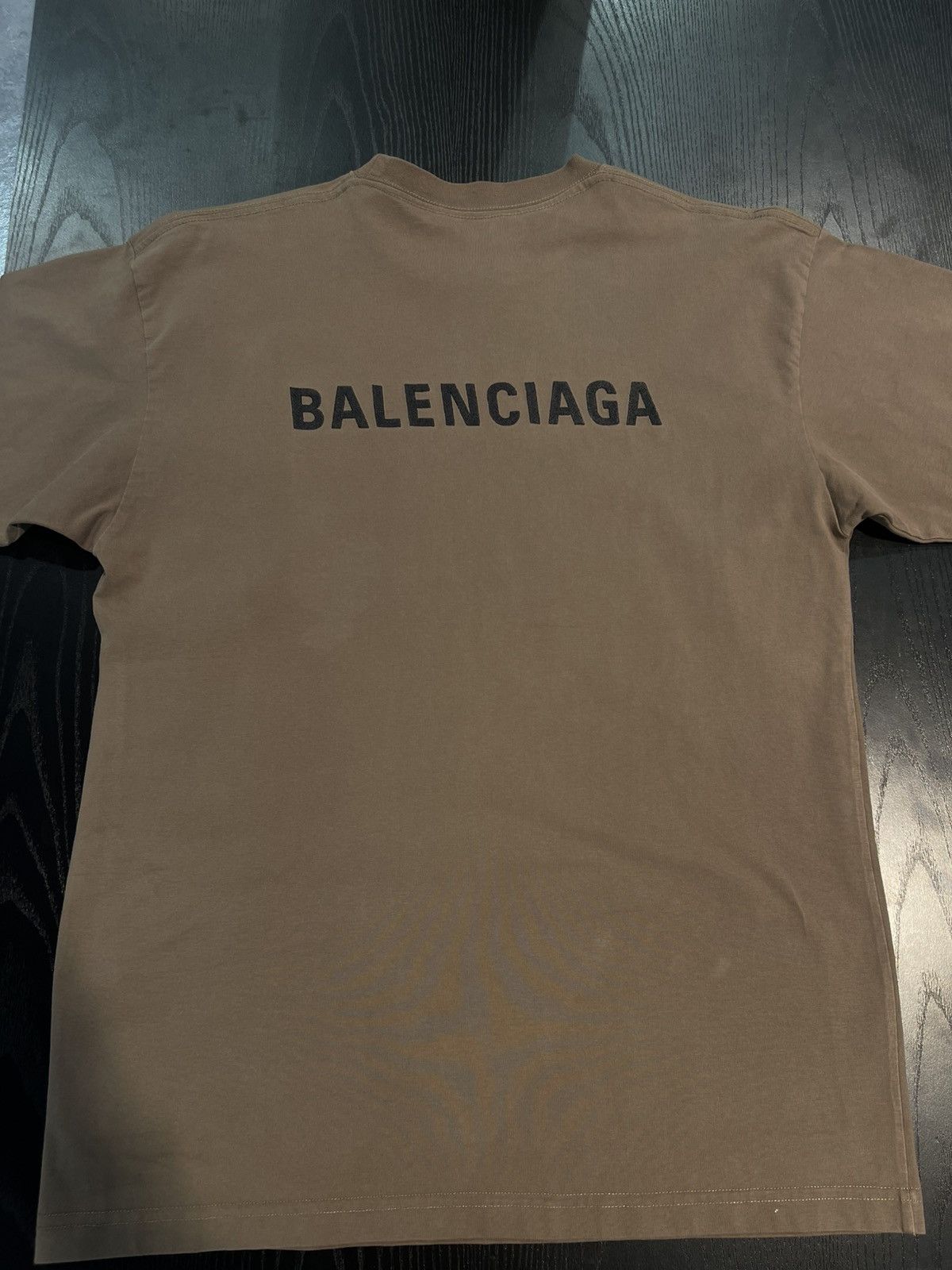 Balenciaga Size M - Balenciaga Tee Brown Oversized Embroidered Size US M / EU 48-50 / 2 - 6 Thumbnail