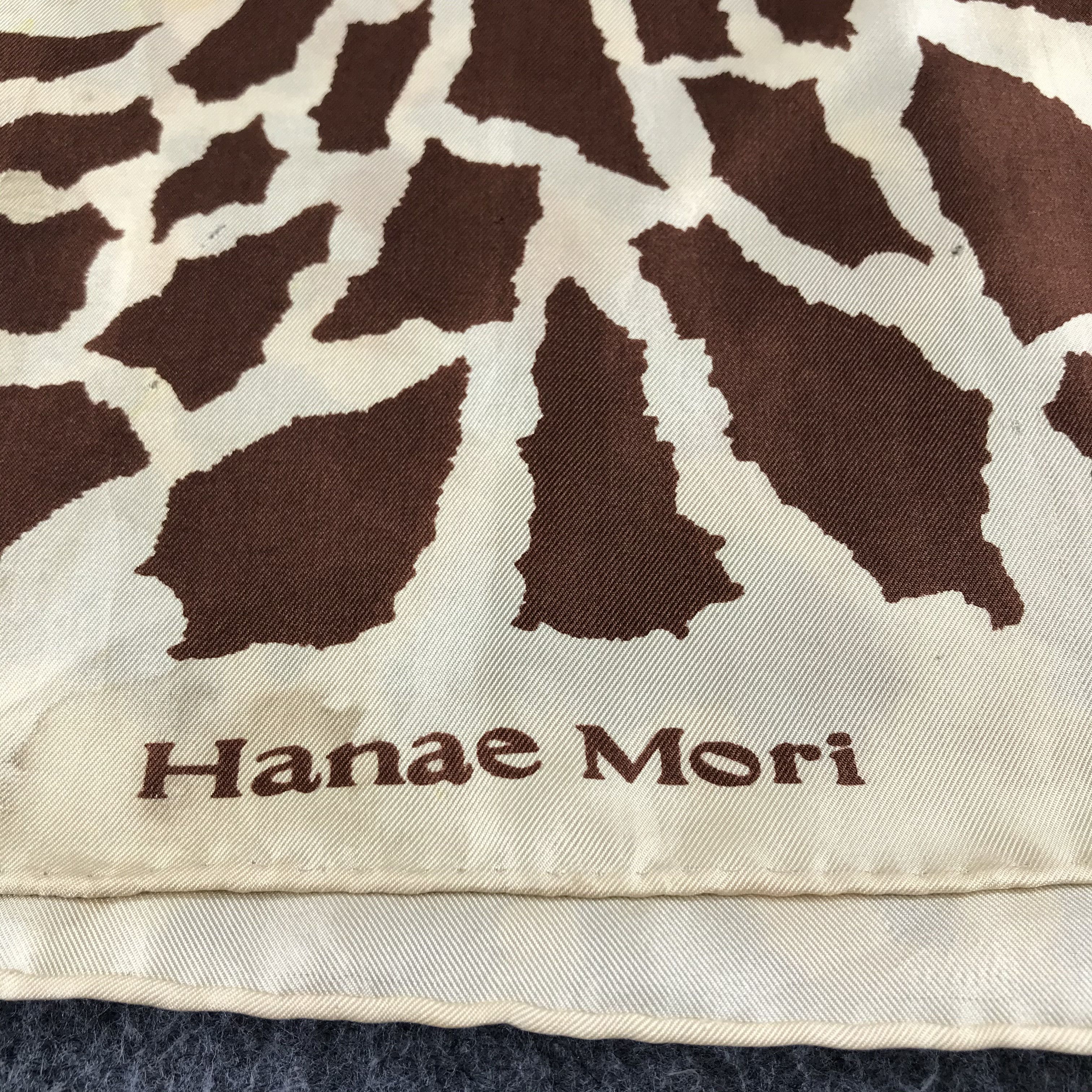 Hanae Mori Vintage Hanae Mori Giraffe Spots Stole Silk Scarf M73 Size ONE SIZE - 3 Thumbnail