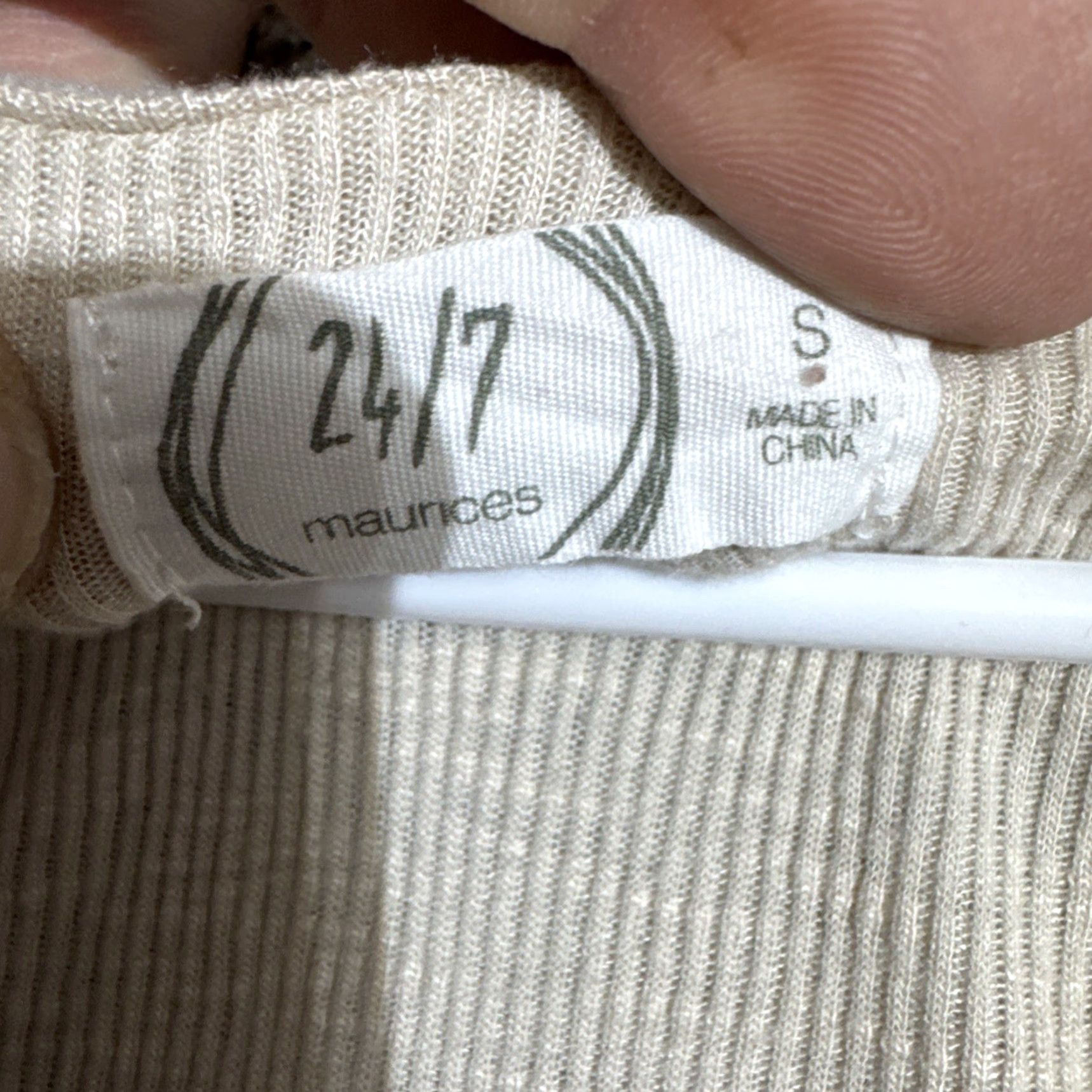 Vintage Maurices Tank Top Women Size Small Chic Ribbed Knit Button Front Y2K Style Shirt Women S Beige Knit 65% Polyester 35% Rayon Size S / US 4 / IT 40 - 4 Thumbnail