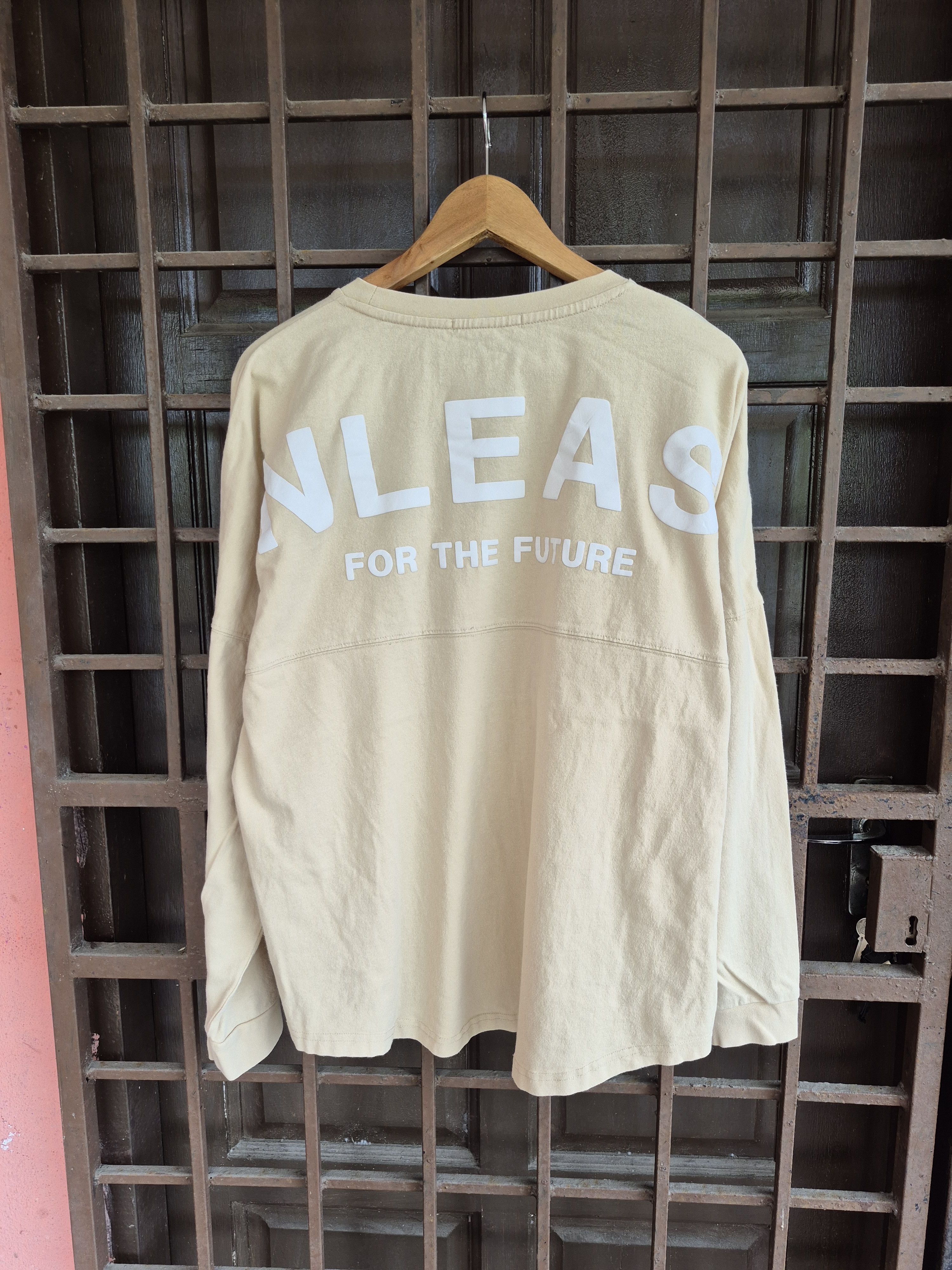 Japanese Brand 🔥Unleash The Future Big Logo Spellout Tee Size US M / EU 48-50 / 2 - 1 Thumbnail