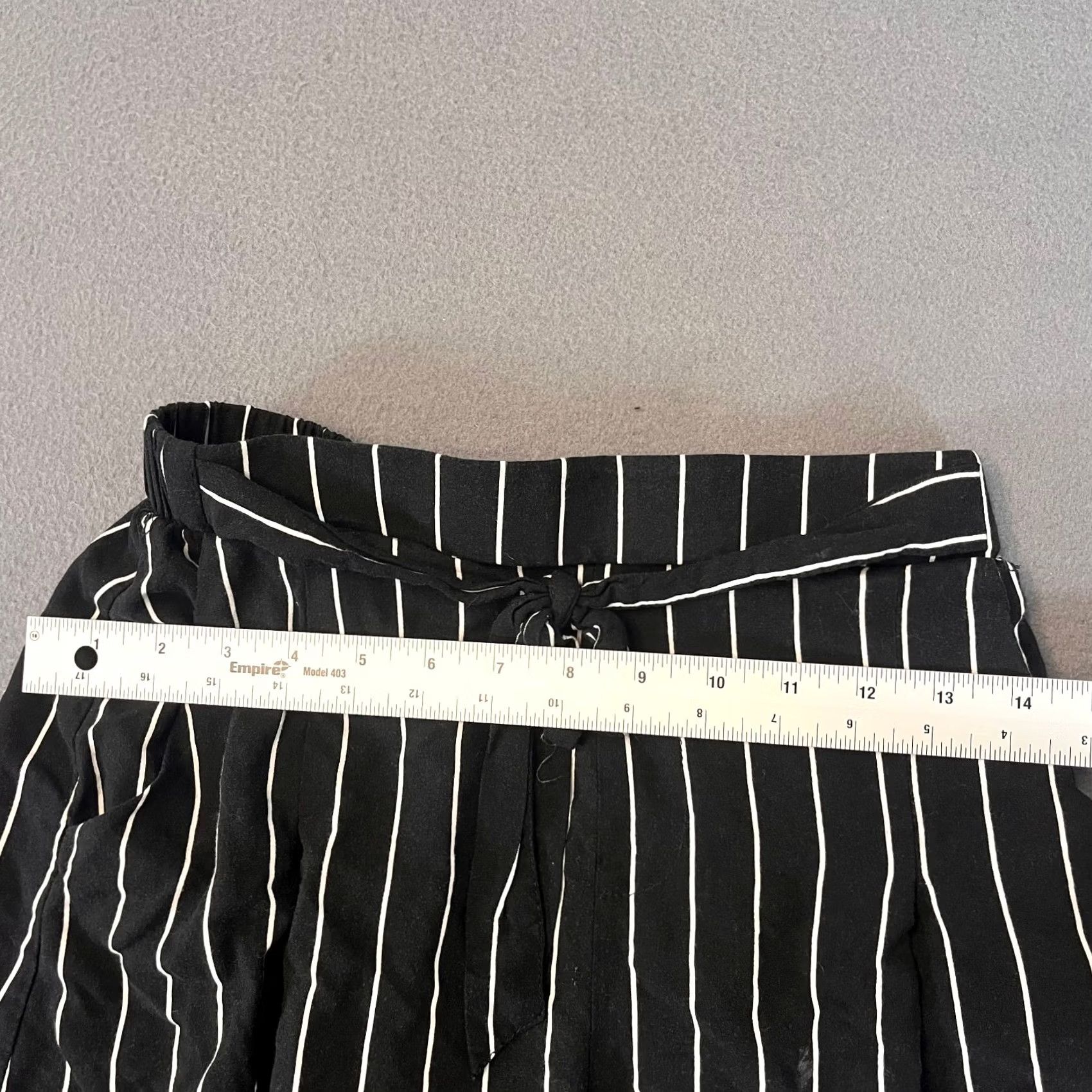 Vintage REVAMPED Premium Collections Womens Black Shorts Striped Tie Waist Boho Beach Casual Summer Spring Fall S Size 28" / US 6 / IT 42 - 6 Thumbnail